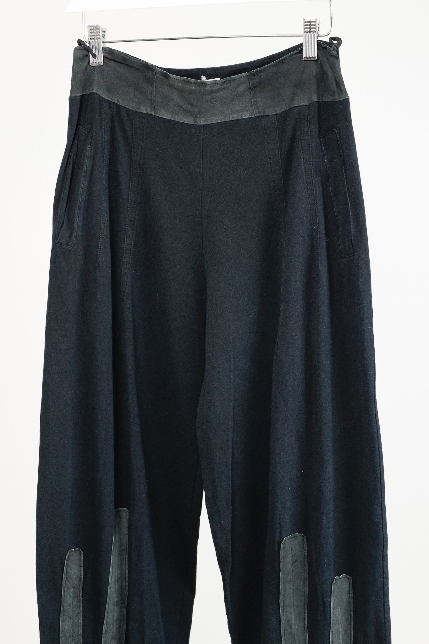 Ivan Grundahl Ivan Grundahl Black-Jersey Suede-Trim Wide Tapered-Leg Pants Size 27" / US 4 / IT 40 - 3 Thumbnail