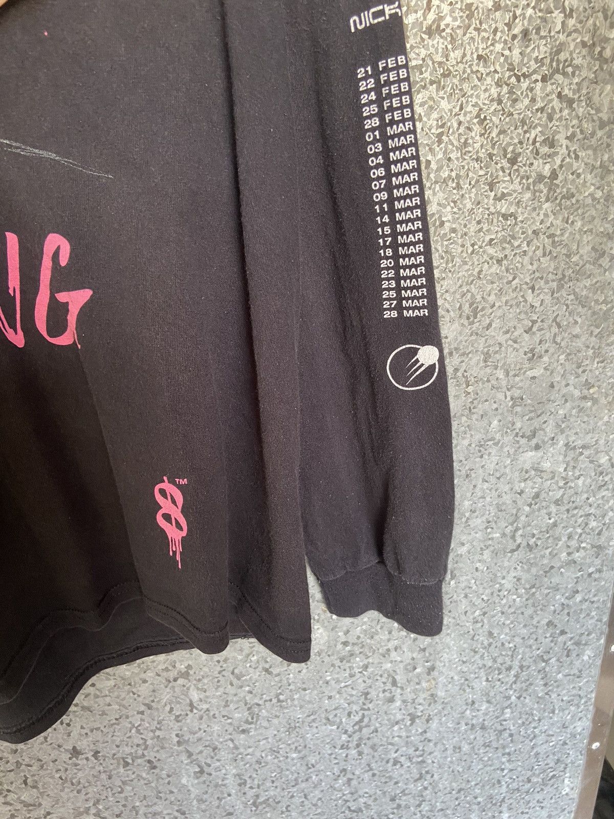 Band Tees Nicki t shirt long sleeve world tour tee Nicki Minaj Size US M / EU 48-50 / 2 - 7 Thumbnail