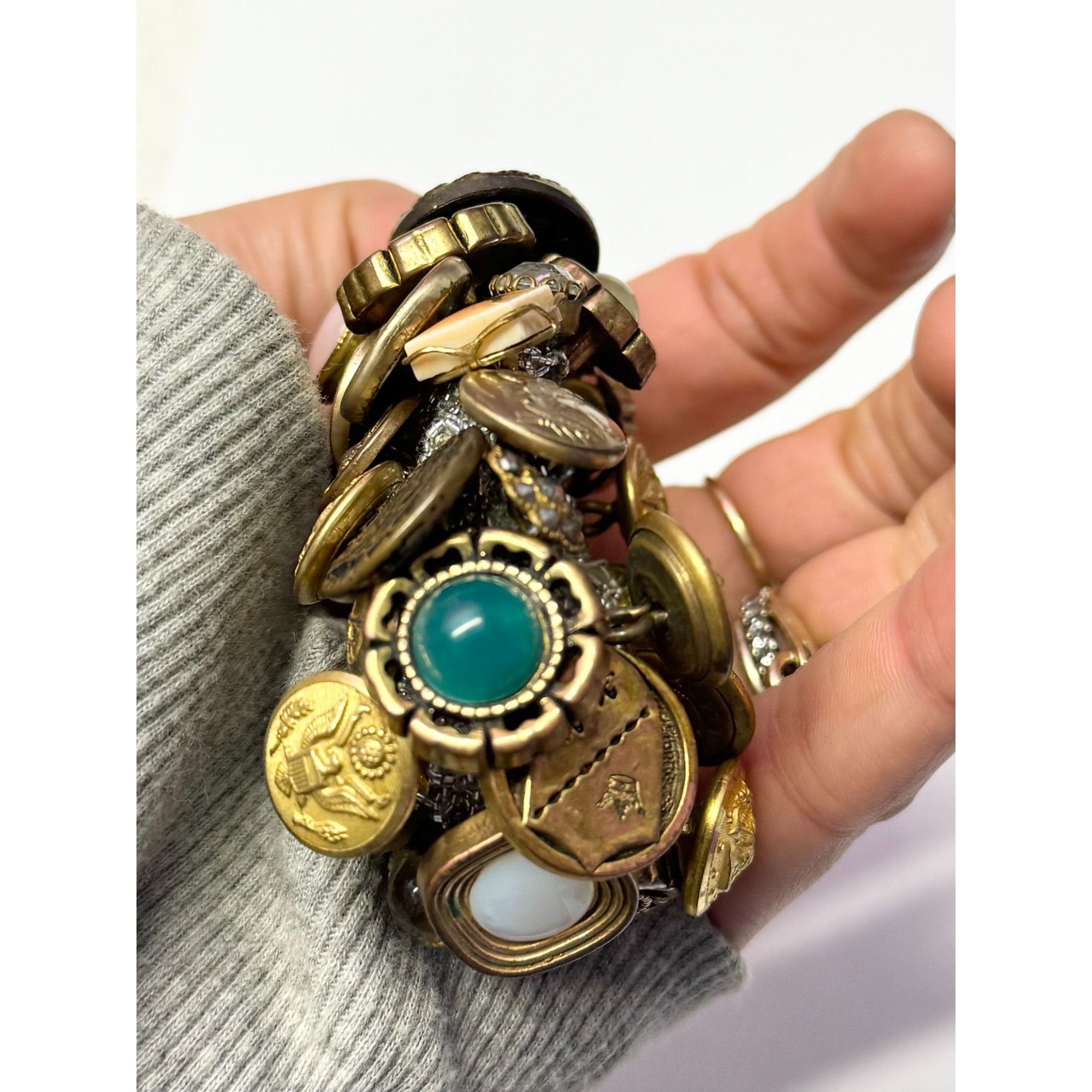 Vintage Vintage estate button charm handmade stretch bracelet Size ONE SIZE - 8 Thumbnail