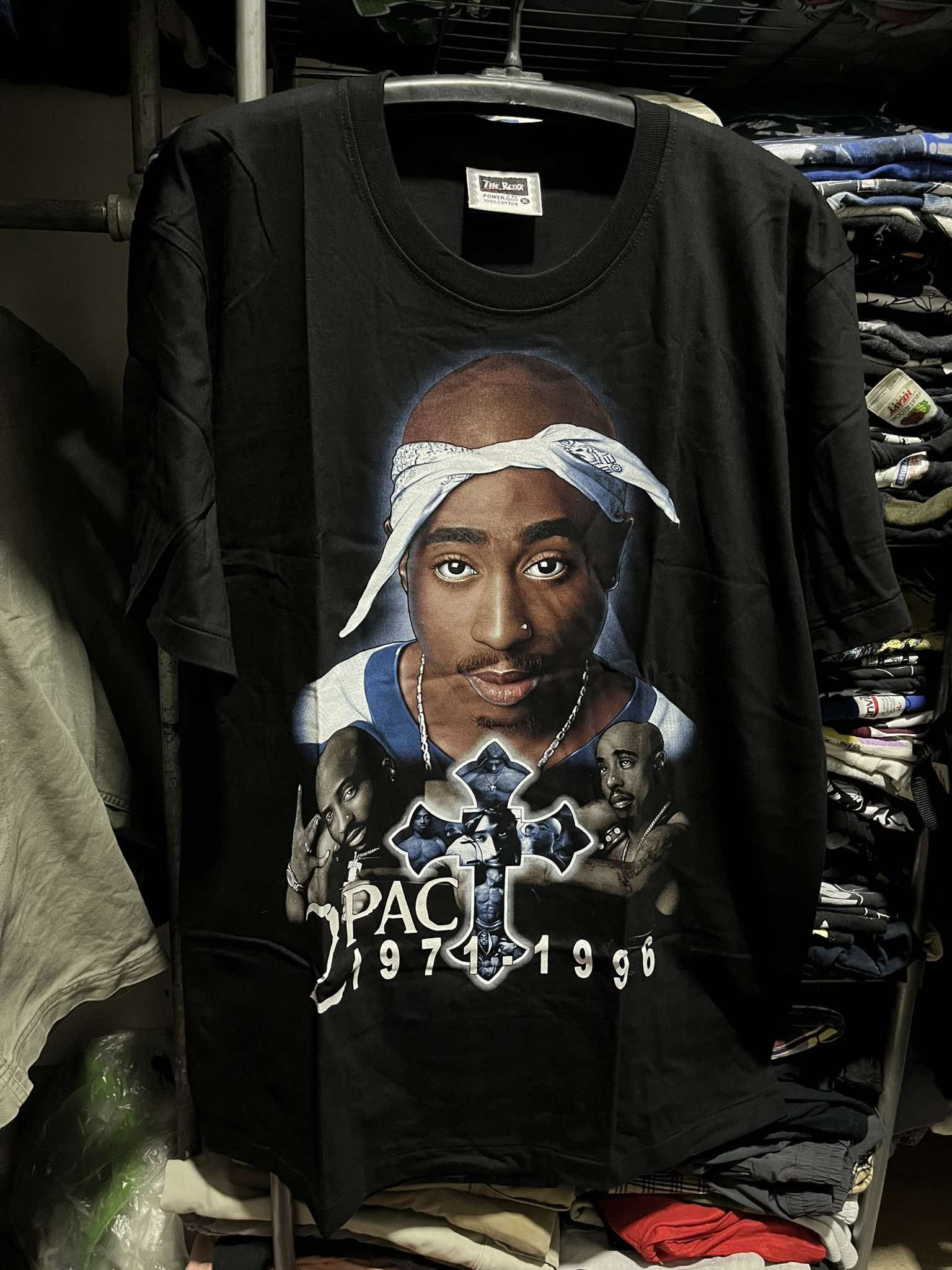 Rap Tees × Vintage 2Pac Tupac Shakur Legends Live Forever Rap Tee Size US XL / EU 56 / 4 - 1 Thumbnail