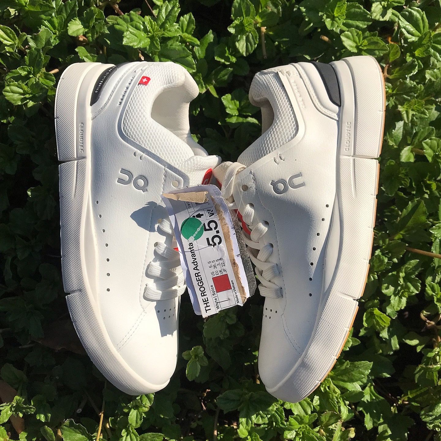On On Cloud THE ROGER Advantage All White Bnwt Brand New Size US 5 / EU 37 - 1 Thumbnail
