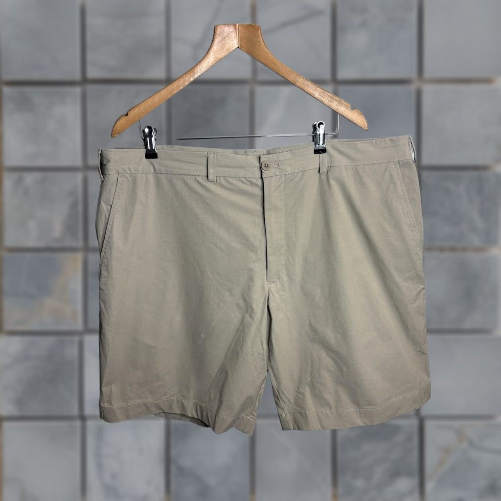 Vineyard Vines Vineyard Vines Shorts Mens 42 Chino OTG On-The-Go Khaki Beige Regular 10in Inseam Pockets Mens Beach Casual Size US 42 / EU 58 - 1 Thumbnail