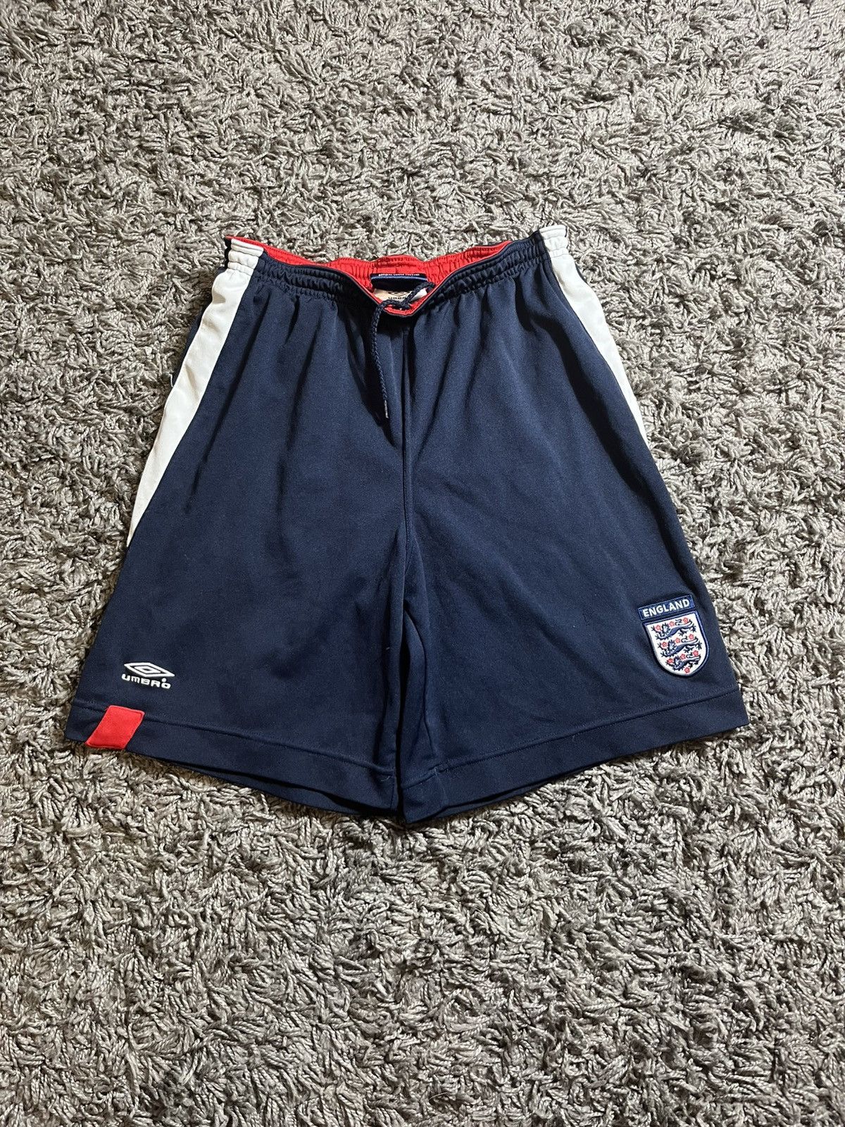 Umbro UMBRO ENGLAND AWAY 2003/04 SHORTS FOOTBALL POLYESTER Size US 30 / EU 46 - 1 Thumbnail