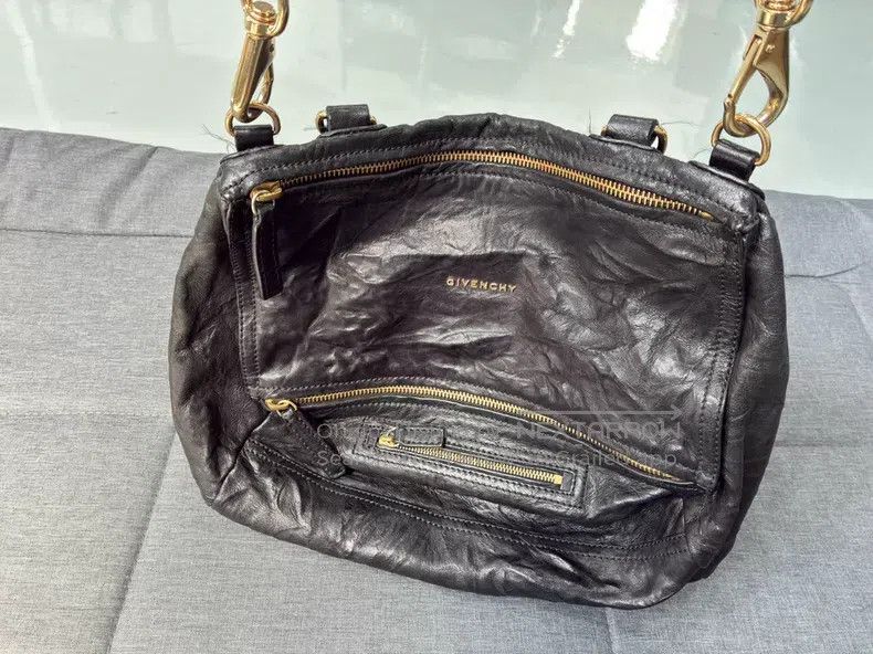Givenchy Givenchy Pandora Soft Box, Crumpled Wax Leather, Black and Size ONE SIZE - 2 Thumbnail