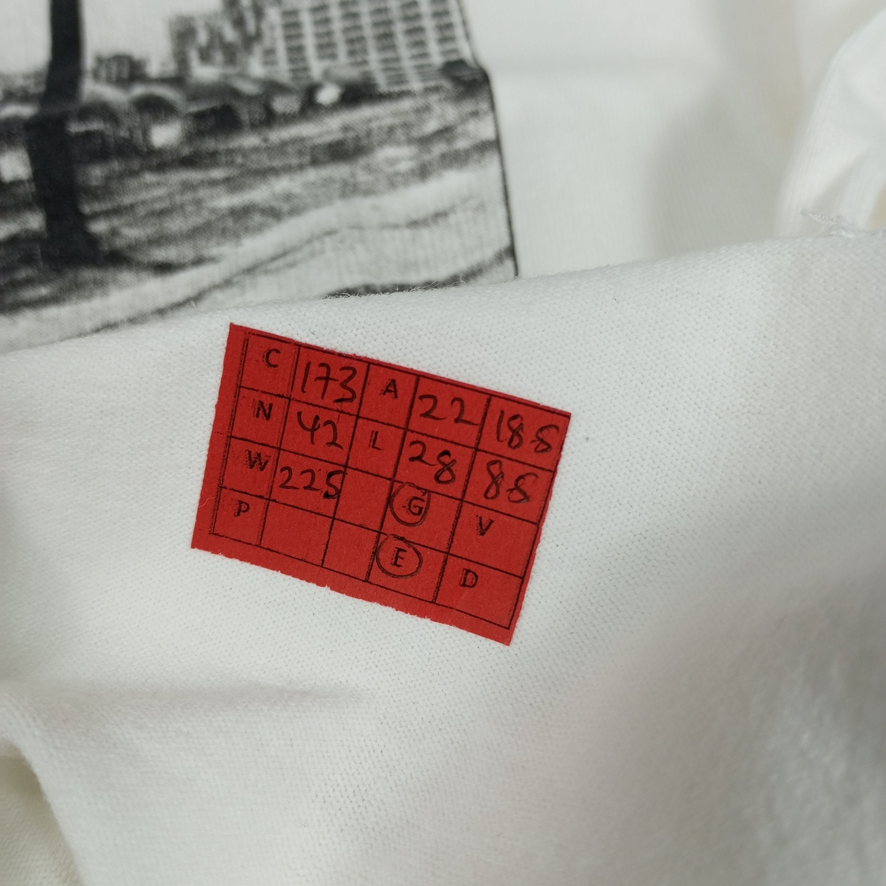 Keith Haring × Vintage Keith Haring X Japanese Brand Uniqlo Streetwear Tshirt Size US L / EU 52-54 / 3 - 11 Thumbnail