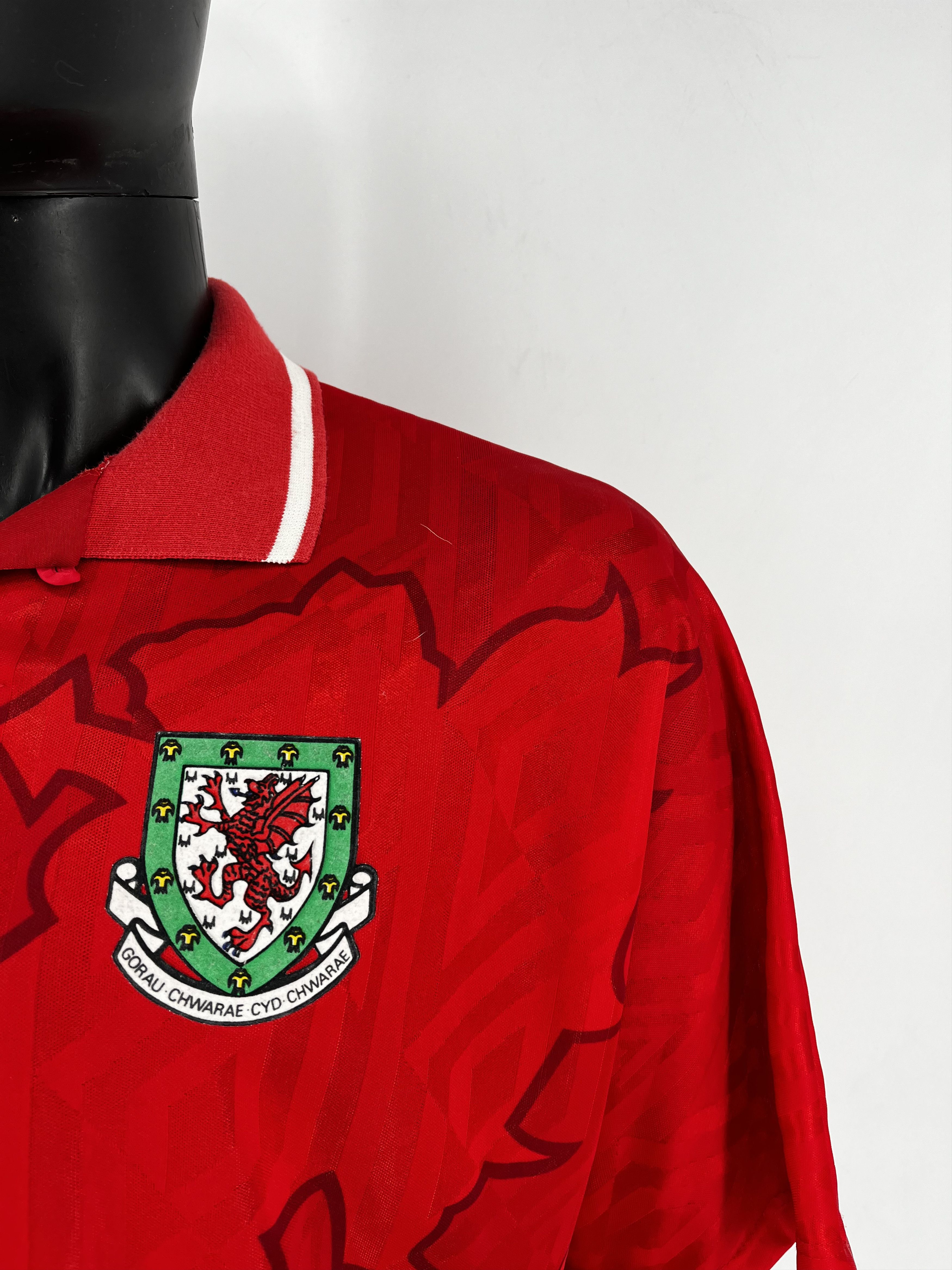 Sports Specialties Vintage Wales Home Football Shirt 1993/94 Adults Umbro Size US L / EU 52-54 / 3 - 6 Thumbnail