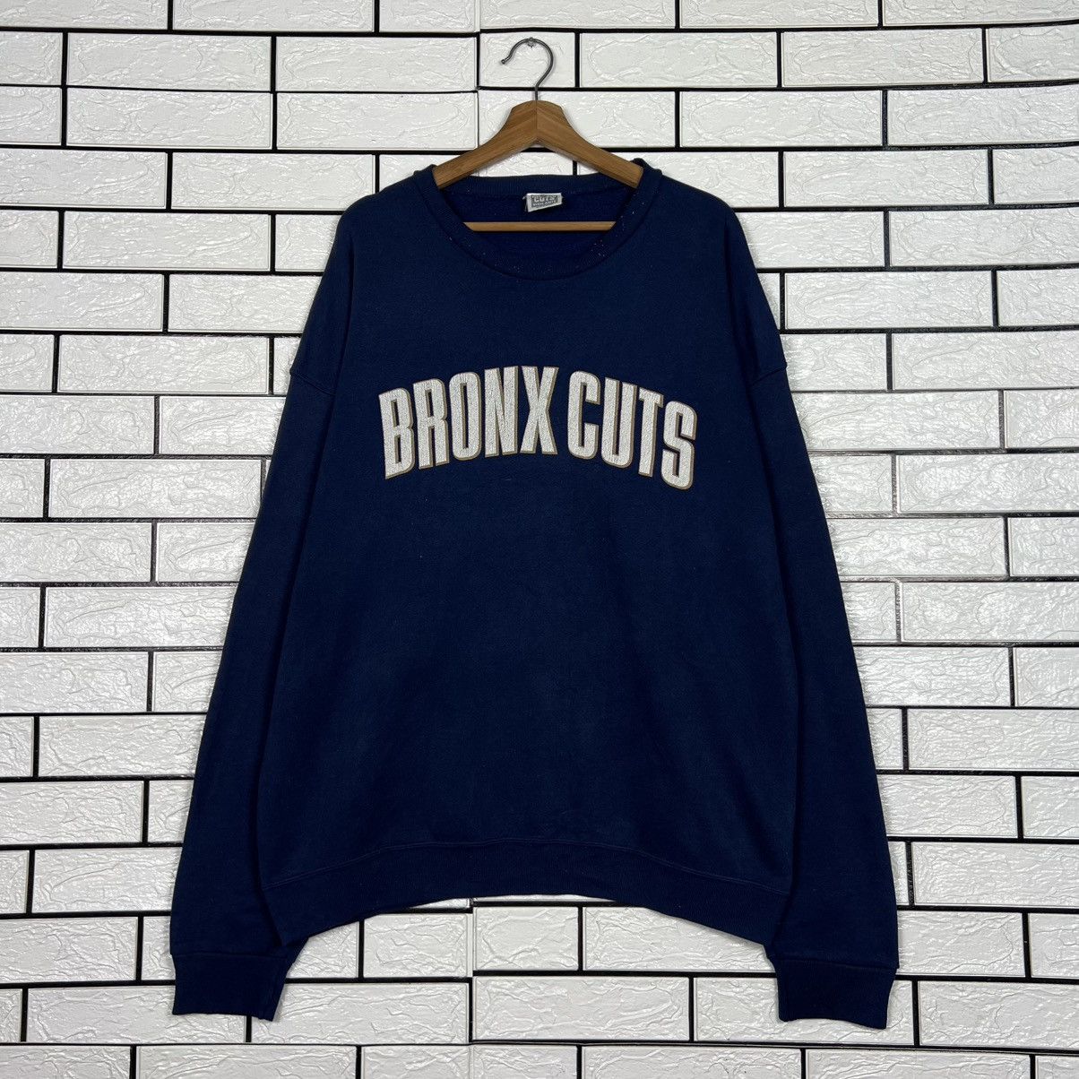 Vintage 90's BRONX CUTS Big Logo Sweatshirt Made in Usa #4069-C185 Size US XL / EU 56 / 4 - 1 Thumbnail