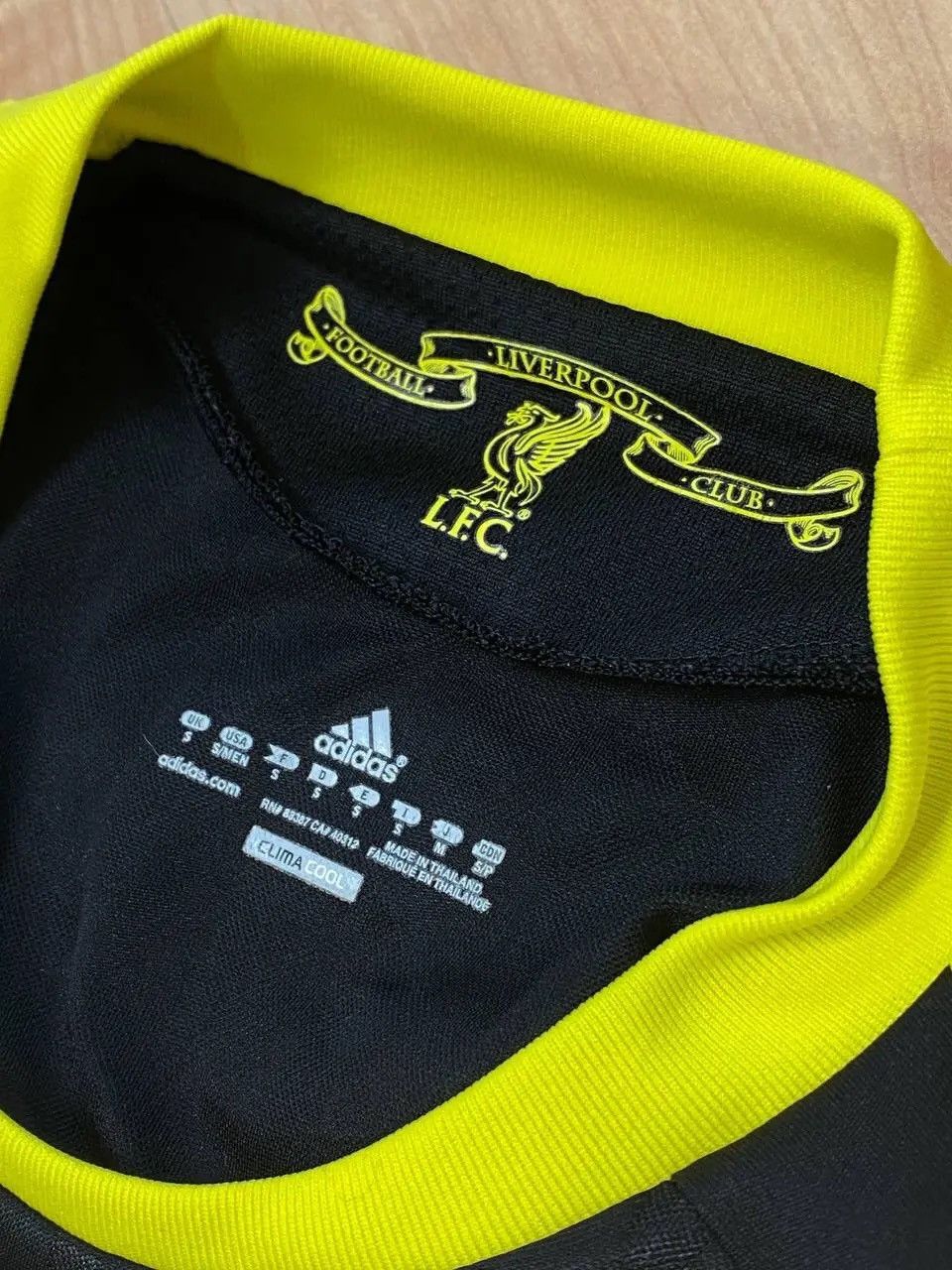 Adidas Liverpool F.C x Adidas #8 Pritchard 2010/11 Soccer Jersey Size US S / EU 44-46 / 1 - 8 Thumbnail