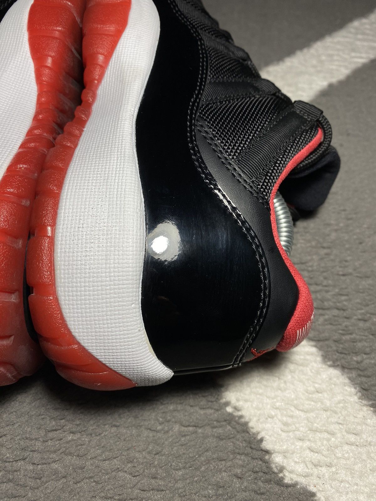 Jordan Brand × Nike Nike Air Jordan 11 Retro Low Bred (GS) 2015 sneakers Size US 7.5 / IT 37.5 - 12 Thumbnail