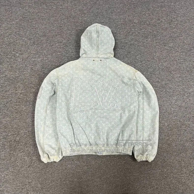 Louis Vuitton Louis Vuitton NBA. Size US L / EU 52-54 / 3 - 2 Thumbnail