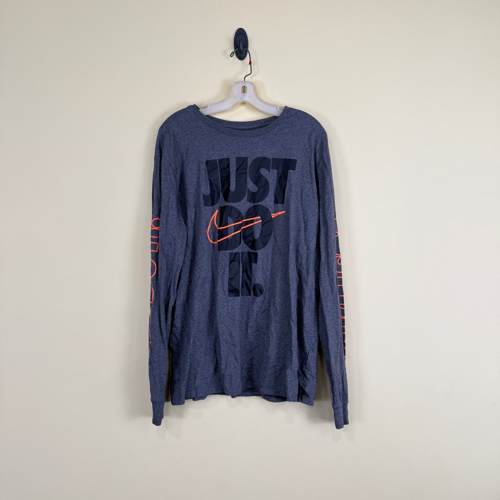 Nike Nike Shirt Adult Gray Black Just Do It Swoosh Long Sleeve Size US XL / EU 56 / 4 - 1 Thumbnail