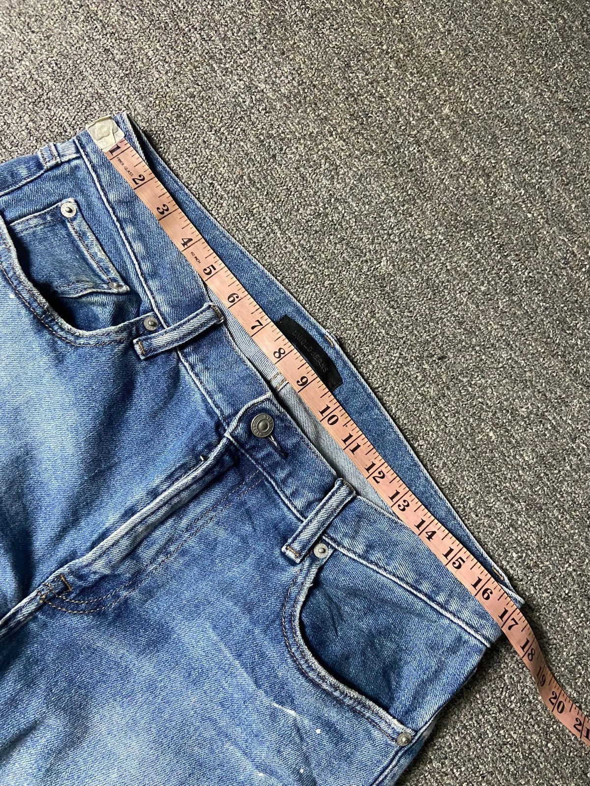 Uniqlo UNIQLO Distressed Denim Ripped Jeans (139) Size US 34 / EU 50 - 4 Thumbnail