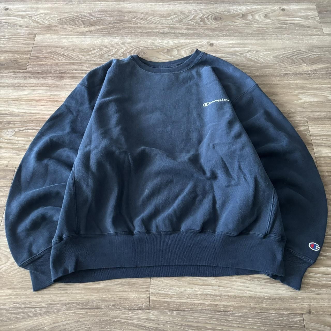 Champion Crazy Vintage 90s Navy Blue Champion Reverse Weave Essential Crewneck! Size XL Size US XL / EU 56 / 4 - 1 Thumbnail