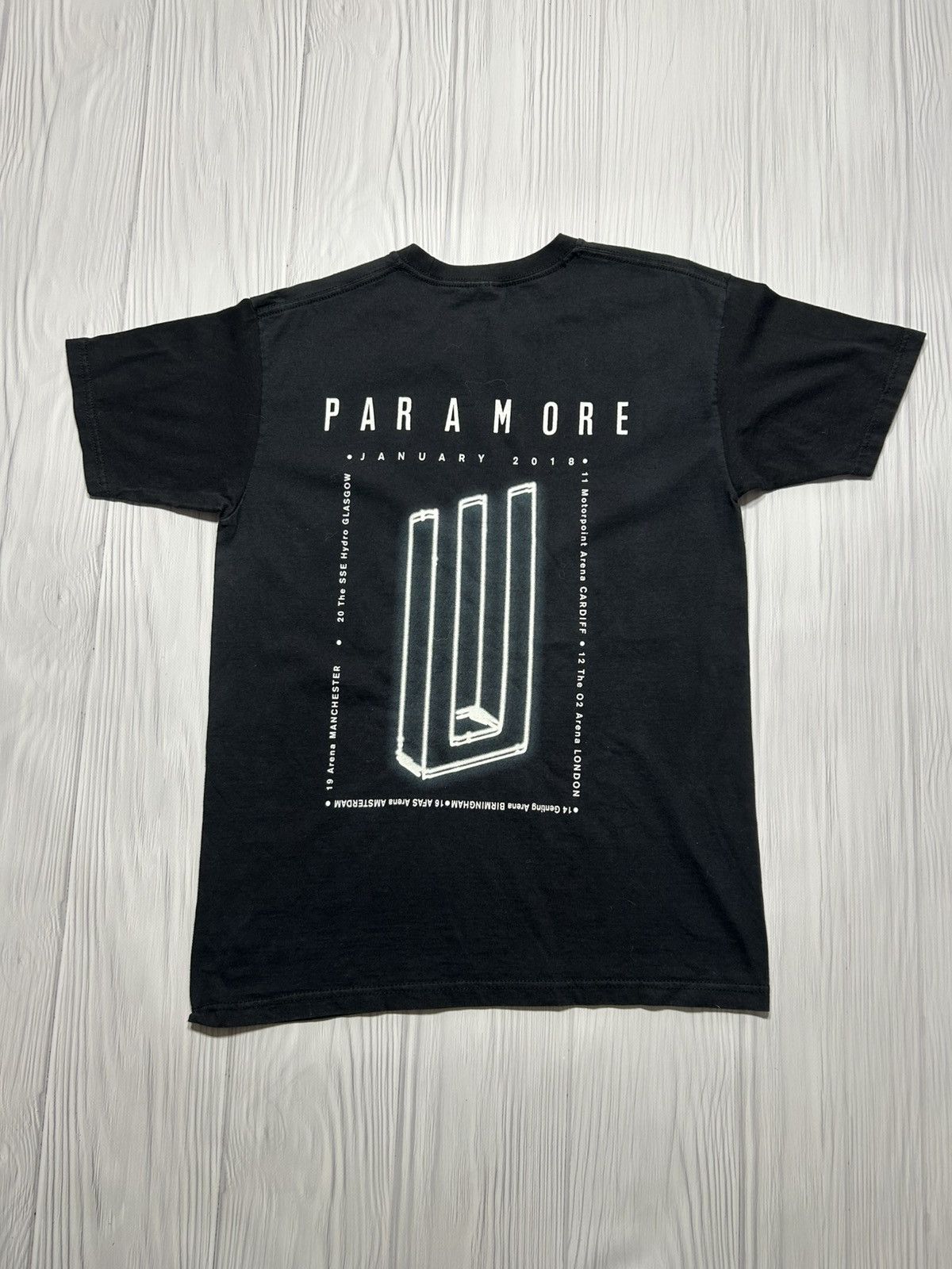 Band Tees Paramore After Laughter Album T-Shirt Size M Size US M / EU 48-50 / 2 - 2 Thumbnail