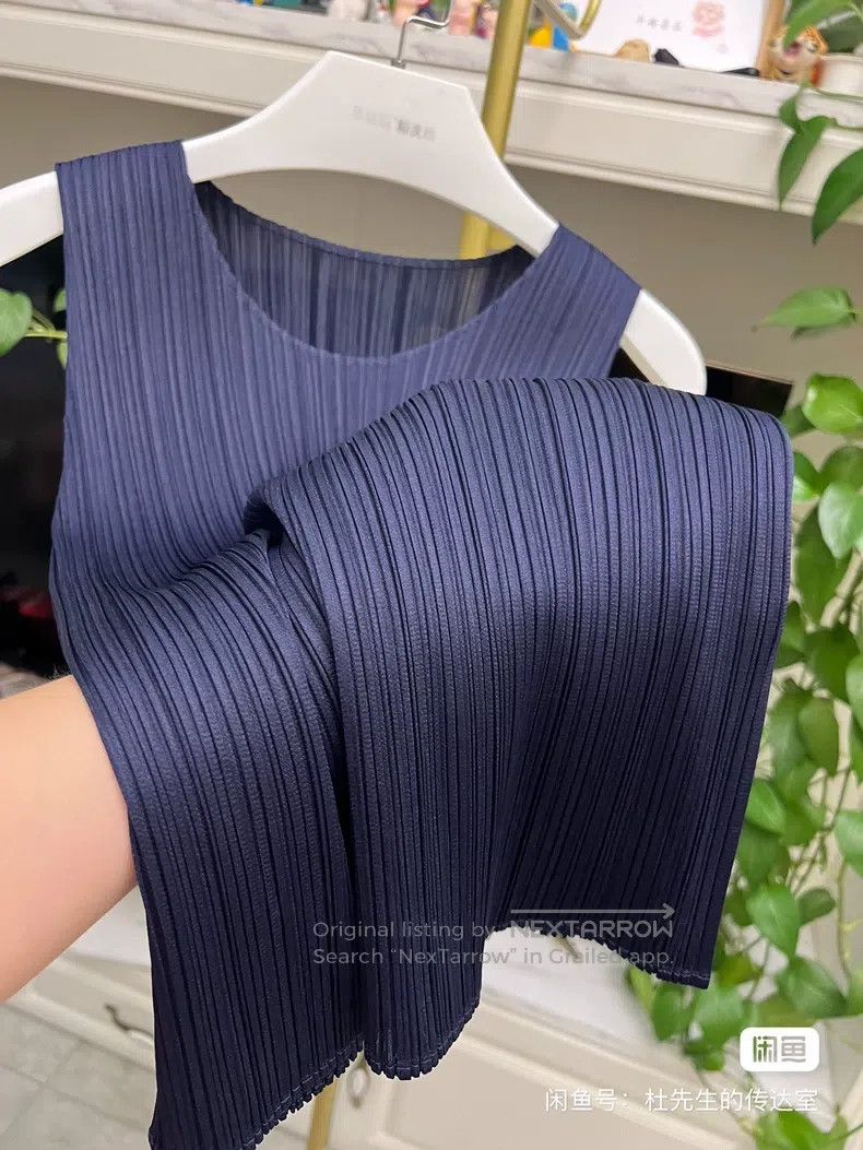 Issey Miyake Issey Miyake Sleeveless Tank Top Iridescent Navy Blue Size L / US 10 / IT 46 - 2 Thumbnail