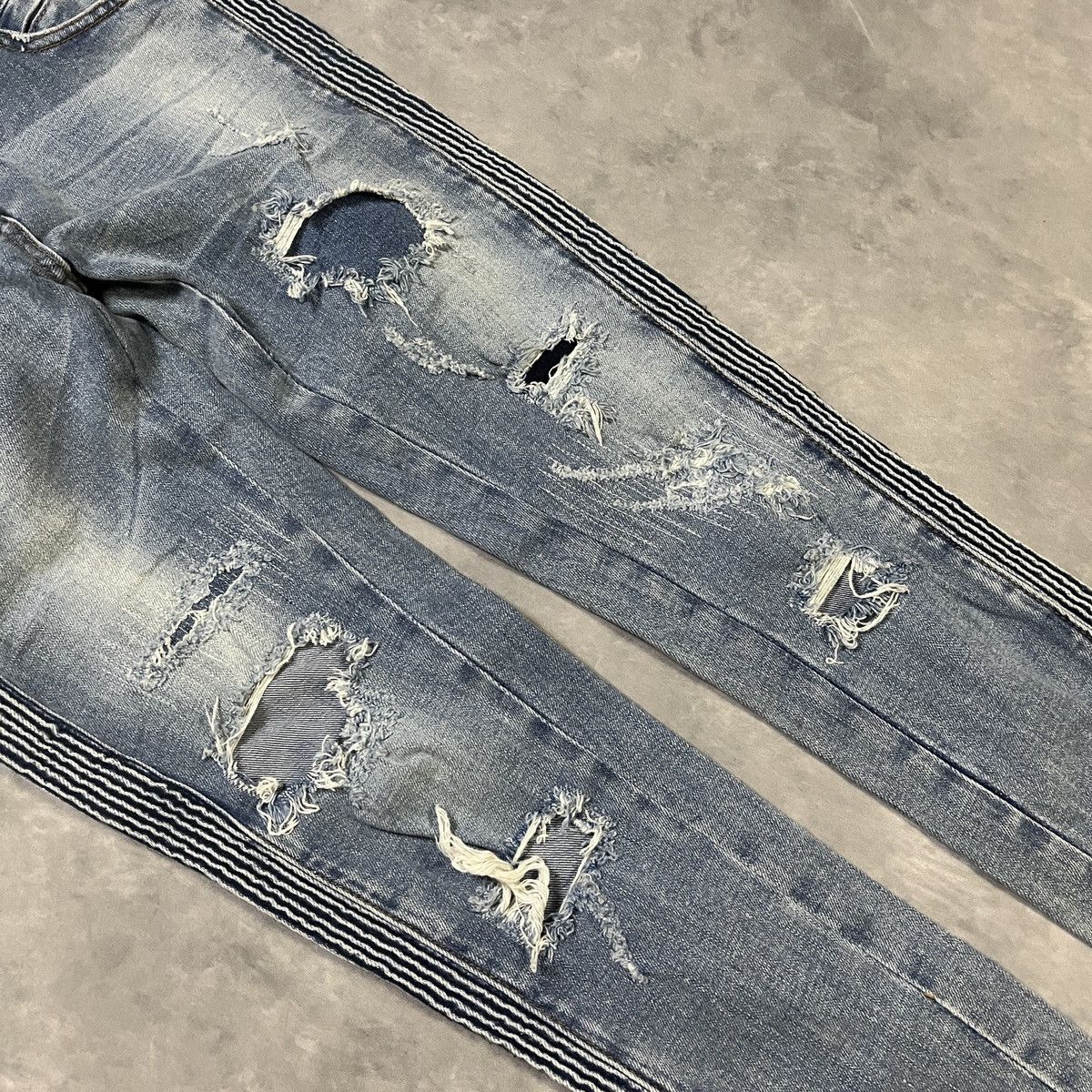 Japanese Brand 2000s Balmain - Destroyed Denim Side Stripe Detail Luxury Size US 27 - 2 Thumbnail