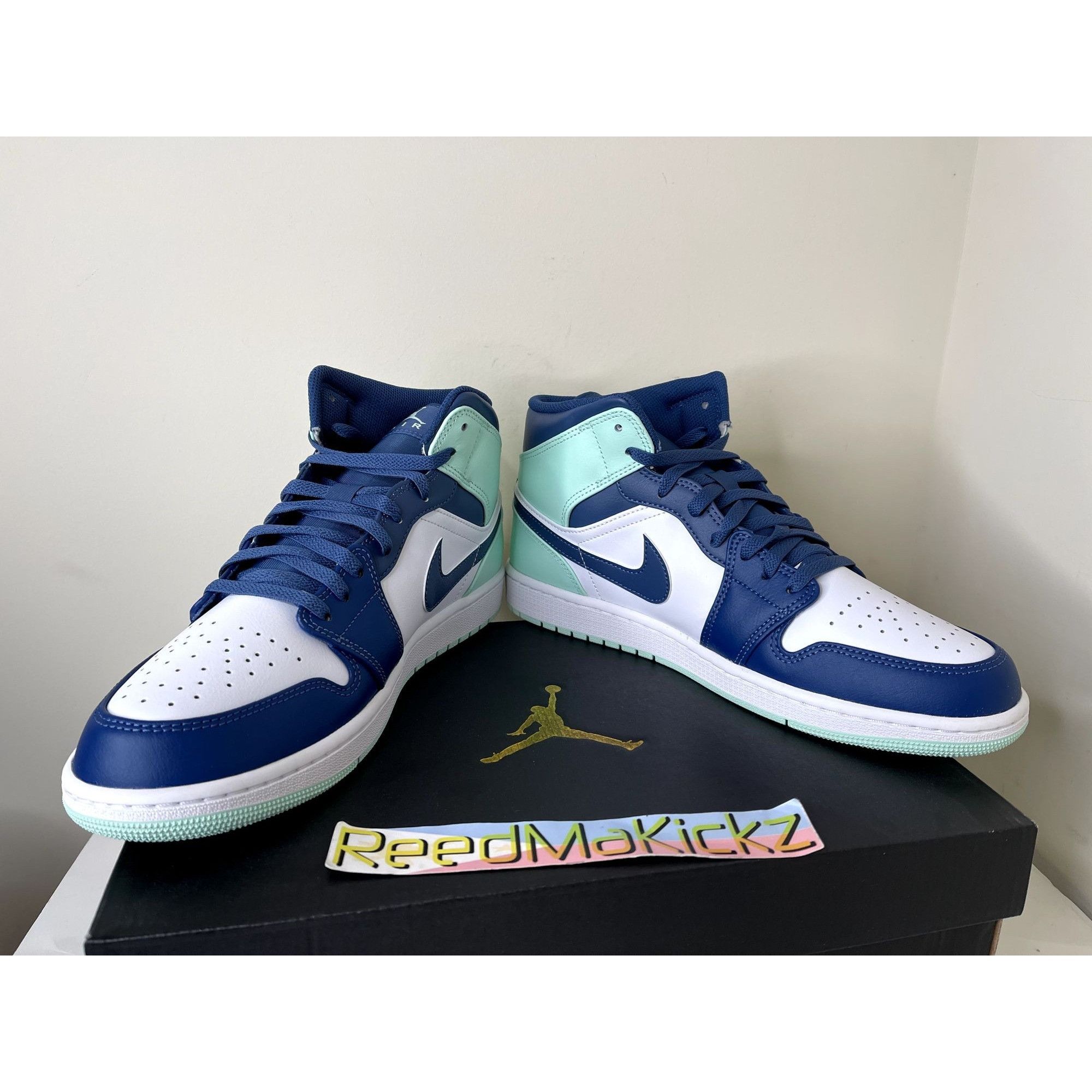 Jordan Brand Jordan 1 MID Mint Foam Mystic Navy Mens 8.5us Size US 8.5 / EU 41-42 - 3 Thumbnail