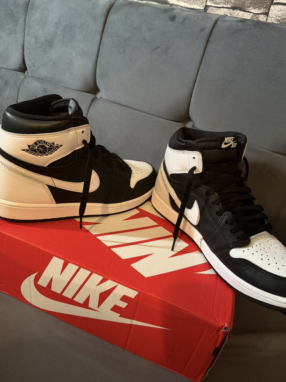 Nike Air Jordan 1 high OG reverse panda Size US 11 / EU 44 - 4 Thumbnail