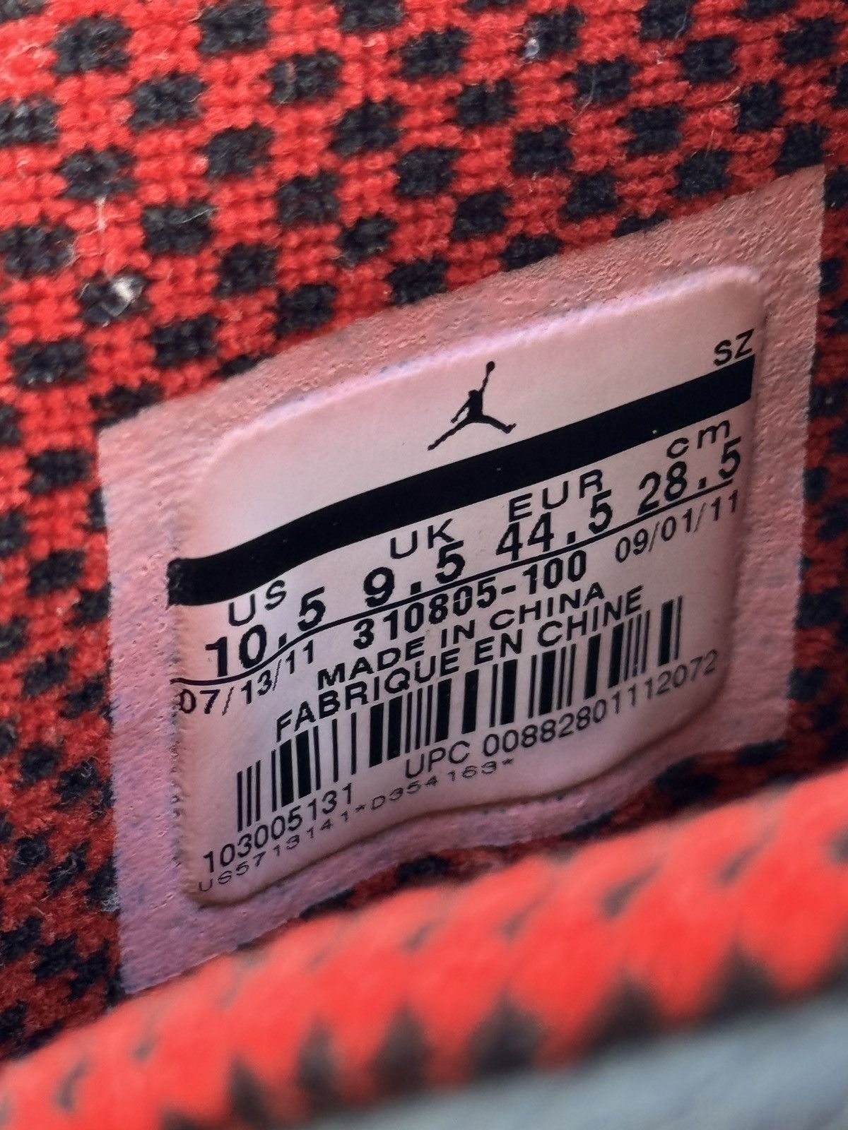 Jordan Brand Chicago 10 Retro Jordan (2011) Size US 10.5 / EU 43-44 - 7 Thumbnail
