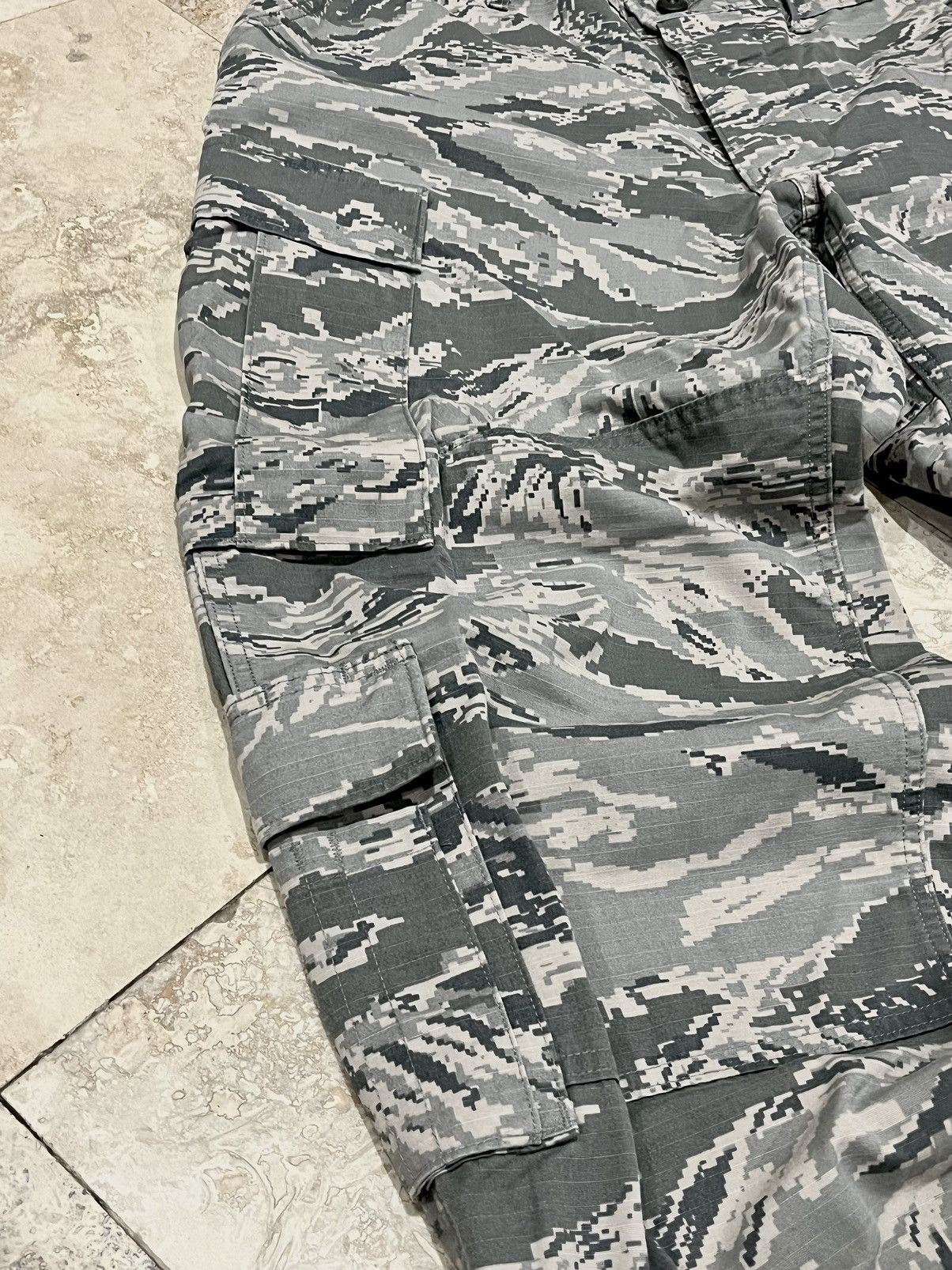 Vintage Official Military Issue Air Force Camo Cargo Pants Size US 32 / EU 48 - 4 Thumbnail