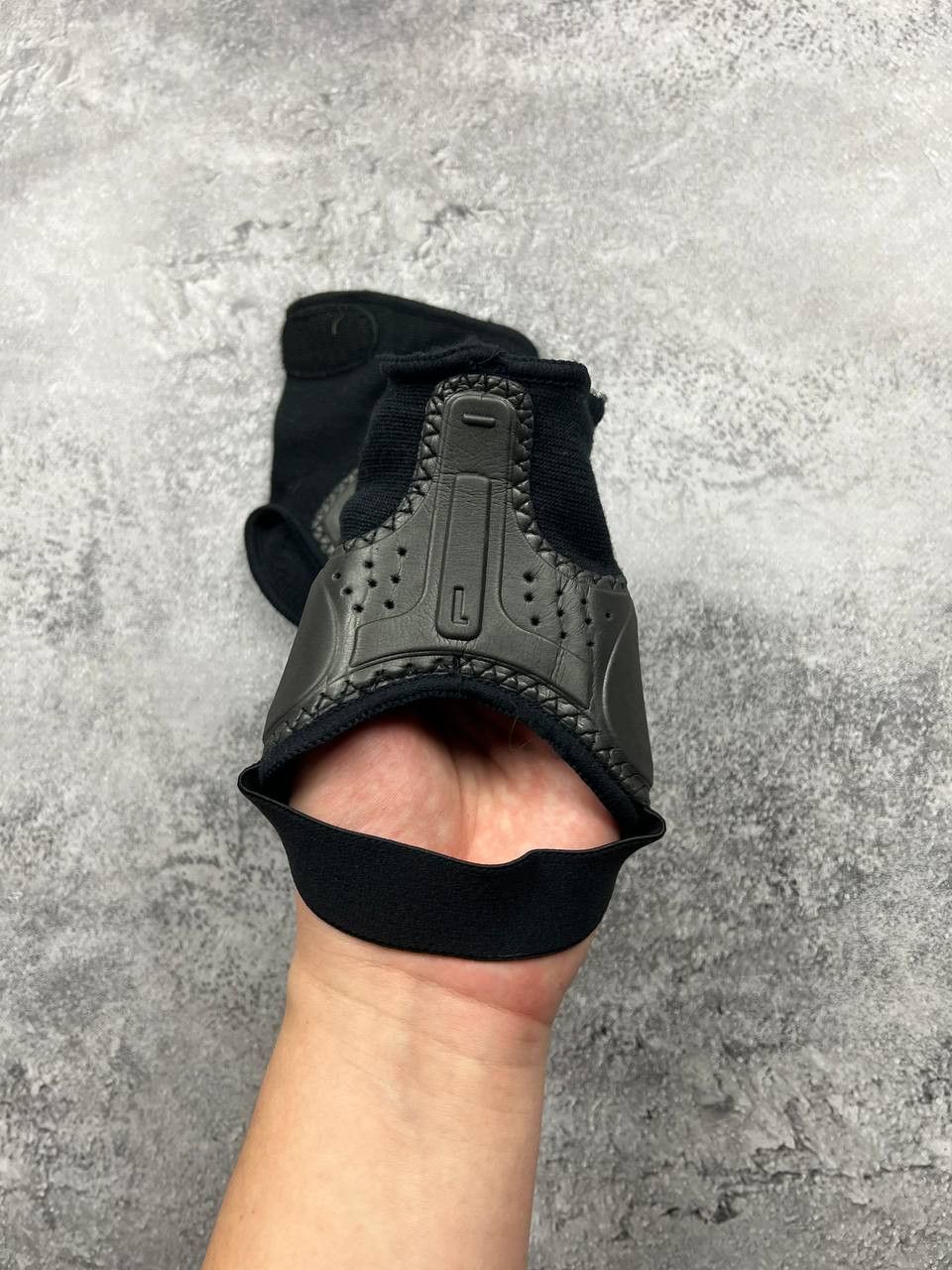 Nike Vintage Nike Foot Protection Football Size ONE SIZE - 4 Thumbnail