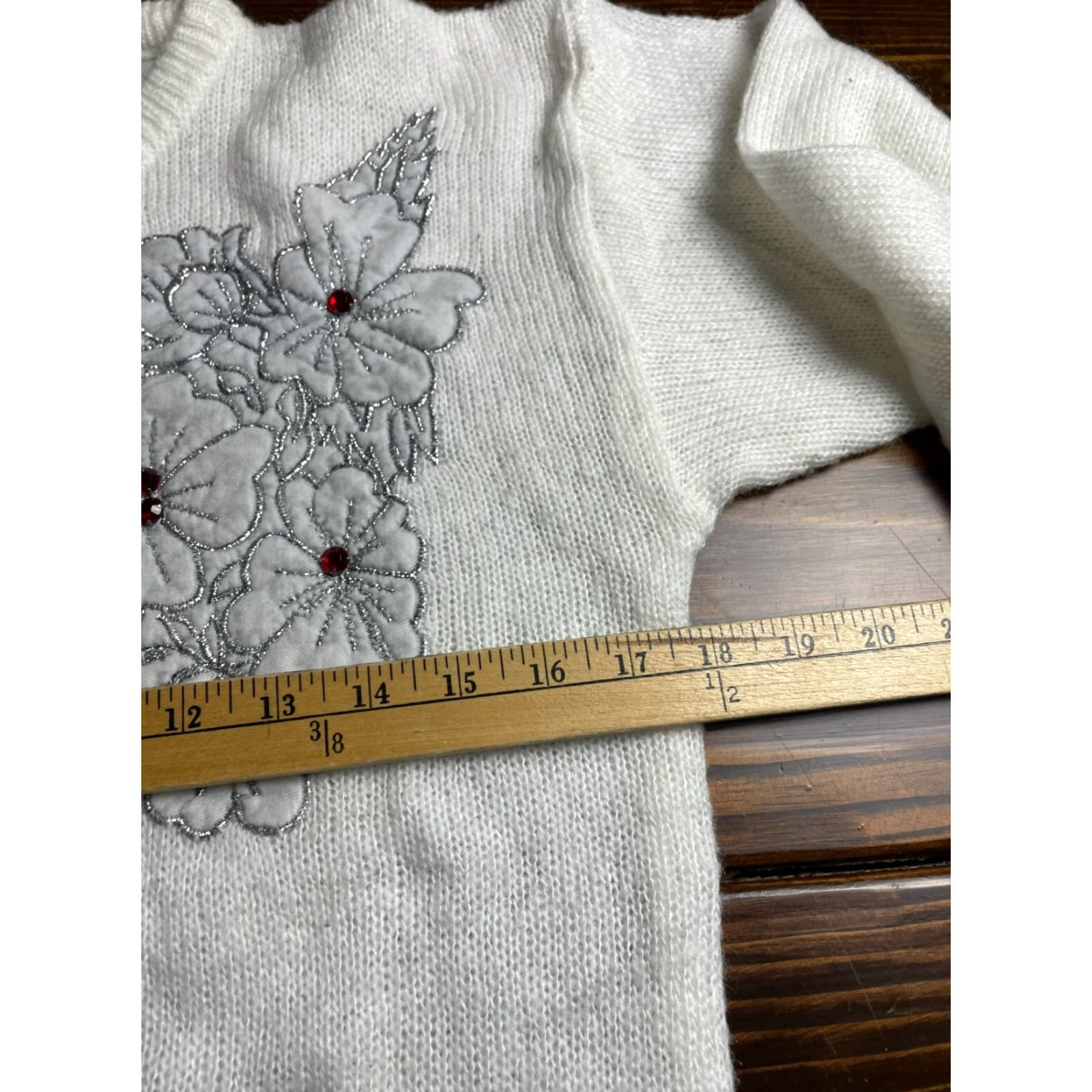Vintage Andene Sweater Women's Size M White Jeweled Pullover Vintage Knit Regular Long Sleeve Round Neck Sweatshirt Size M / US 6-8 / IT 42-44 - 7 Thumbnail
