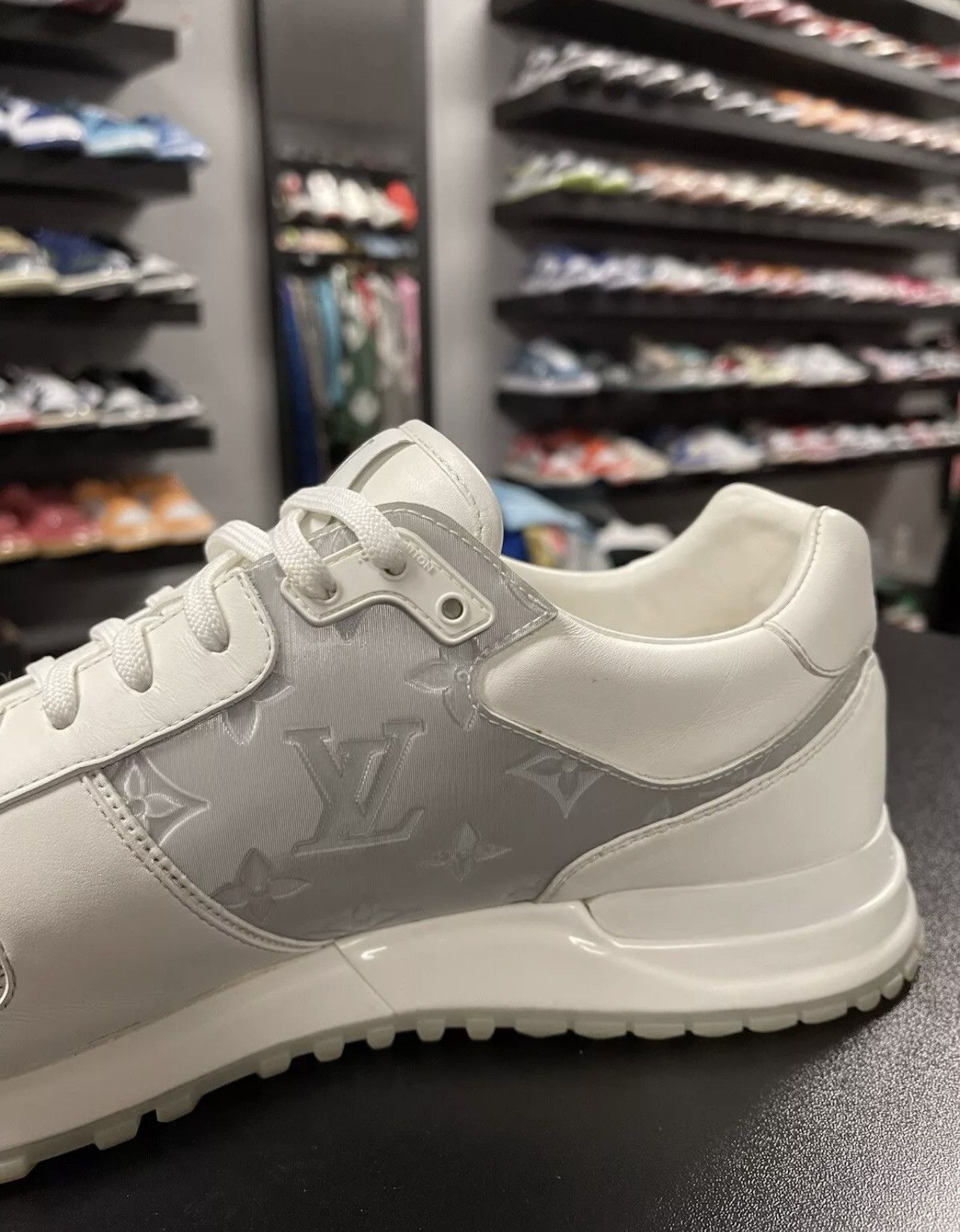 Louis Vuitton Size 9.5LV/10.5US Louis Vuitton Run Away White iridescent Size US 10.5 / EU 43-44 - 7 Thumbnail
