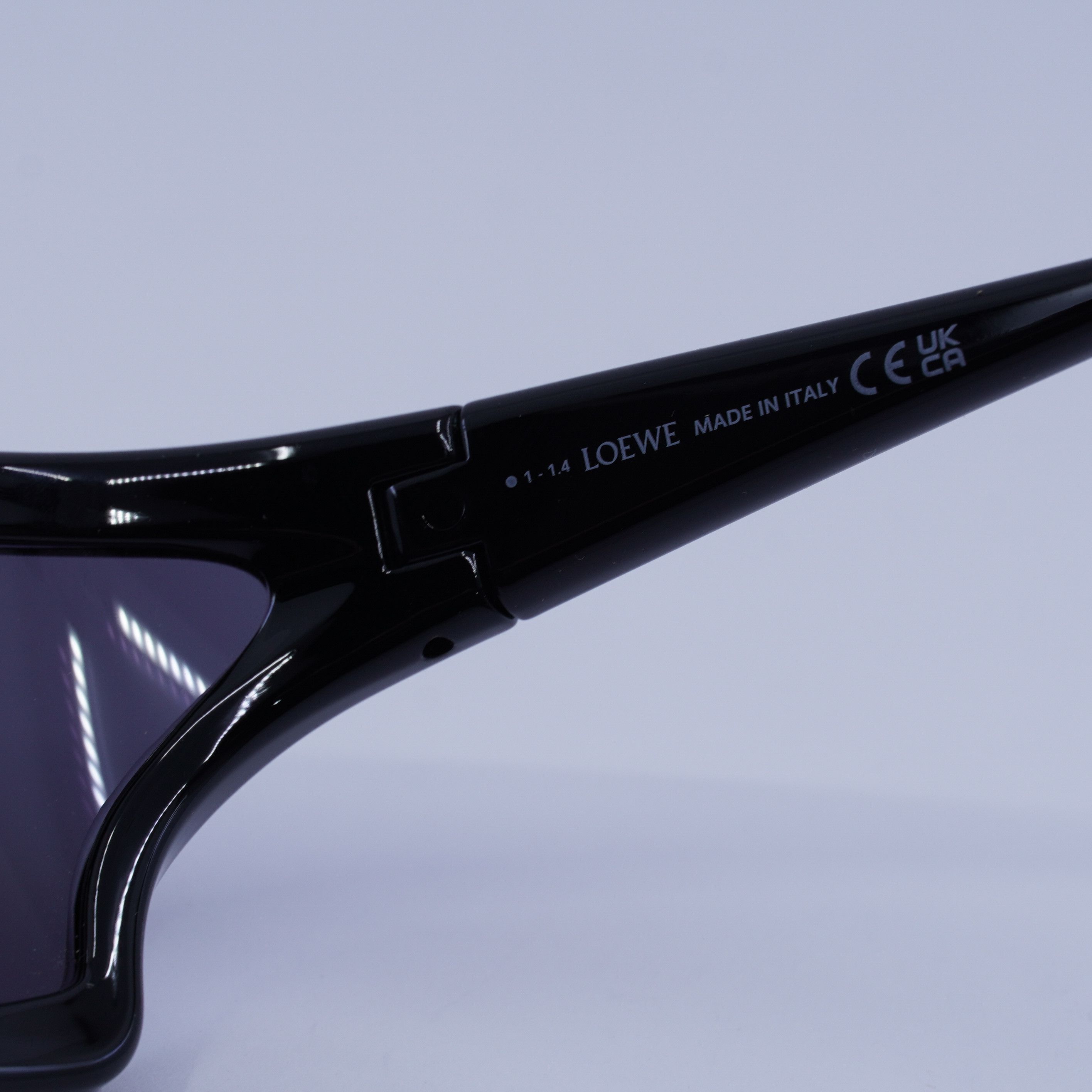 Loewe Loewe LW40143U 01A Sunglasses Black Shield Frame Size ONE SIZE - 5 Thumbnail