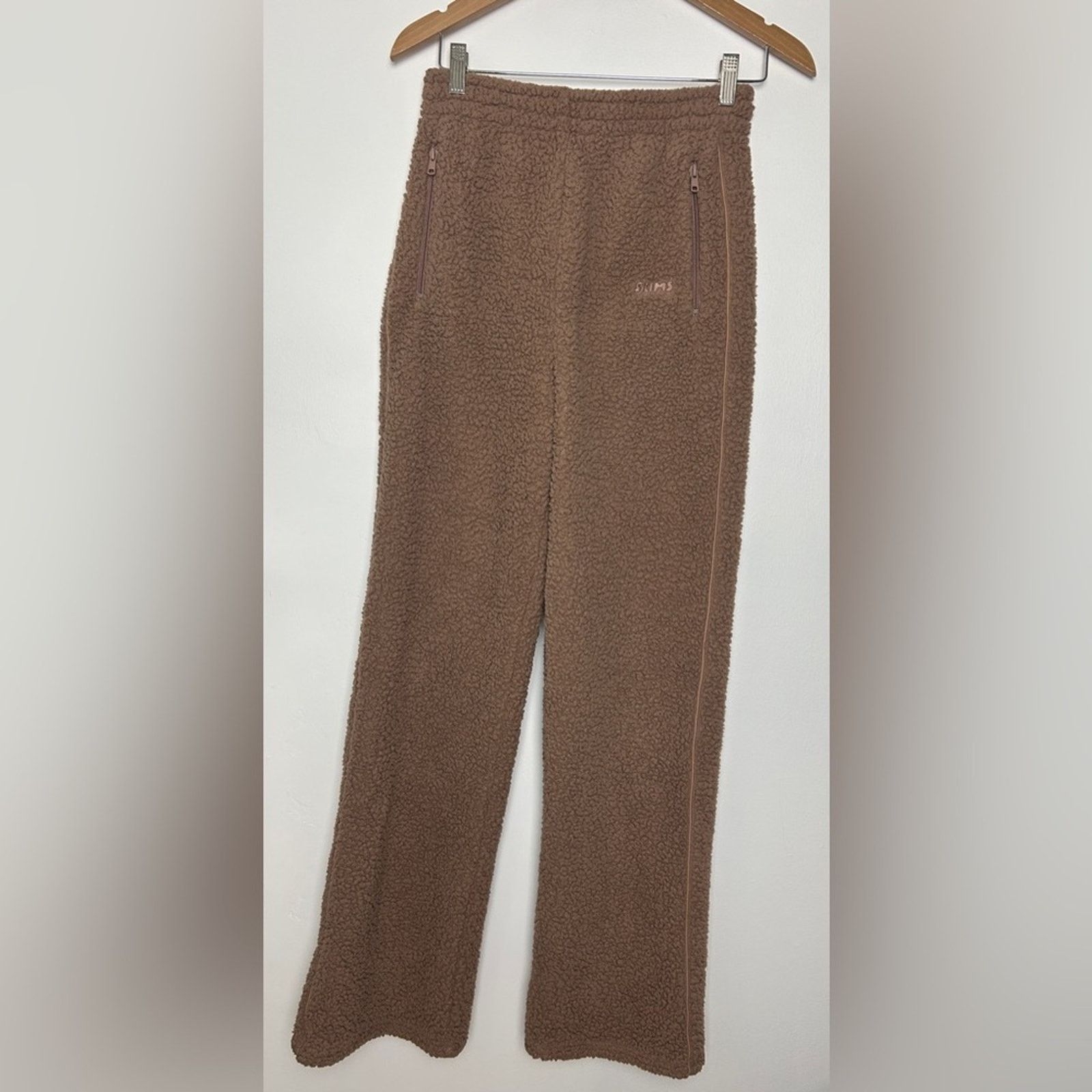 SKIMS Skims Teddy Track Fleece Pants Size 27" / US 4 / IT 40 - 3 Thumbnail