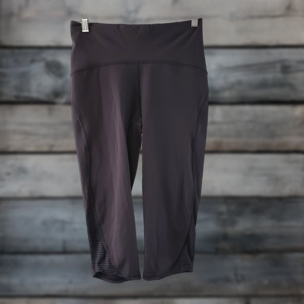 Lululemon Lululemon Womens Lean In Crop Leggings Sz 6 Solid Purple Mid Rise Cropped 17 Inseam Nylon Blend Activewear Womens Size 28" / US 6 / IT 42 - 1 Thumbnail