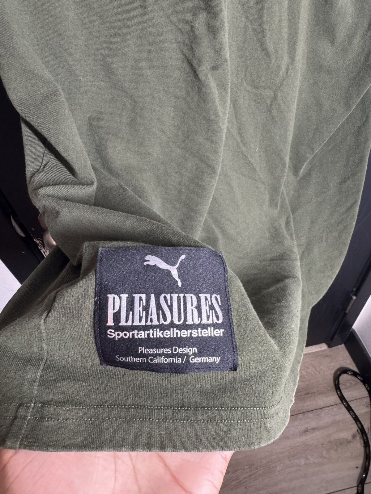 Pleasures × Puma Pleasures x Puma Sun Sleeve Tee Size US L / EU 52-54 / 3 - 3 Thumbnail