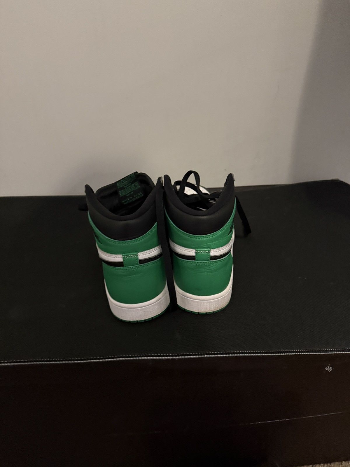 Jordan Brand Lucky Green Jordan 1 Size US 8.5 / EU 41-42 - 4 Thumbnail