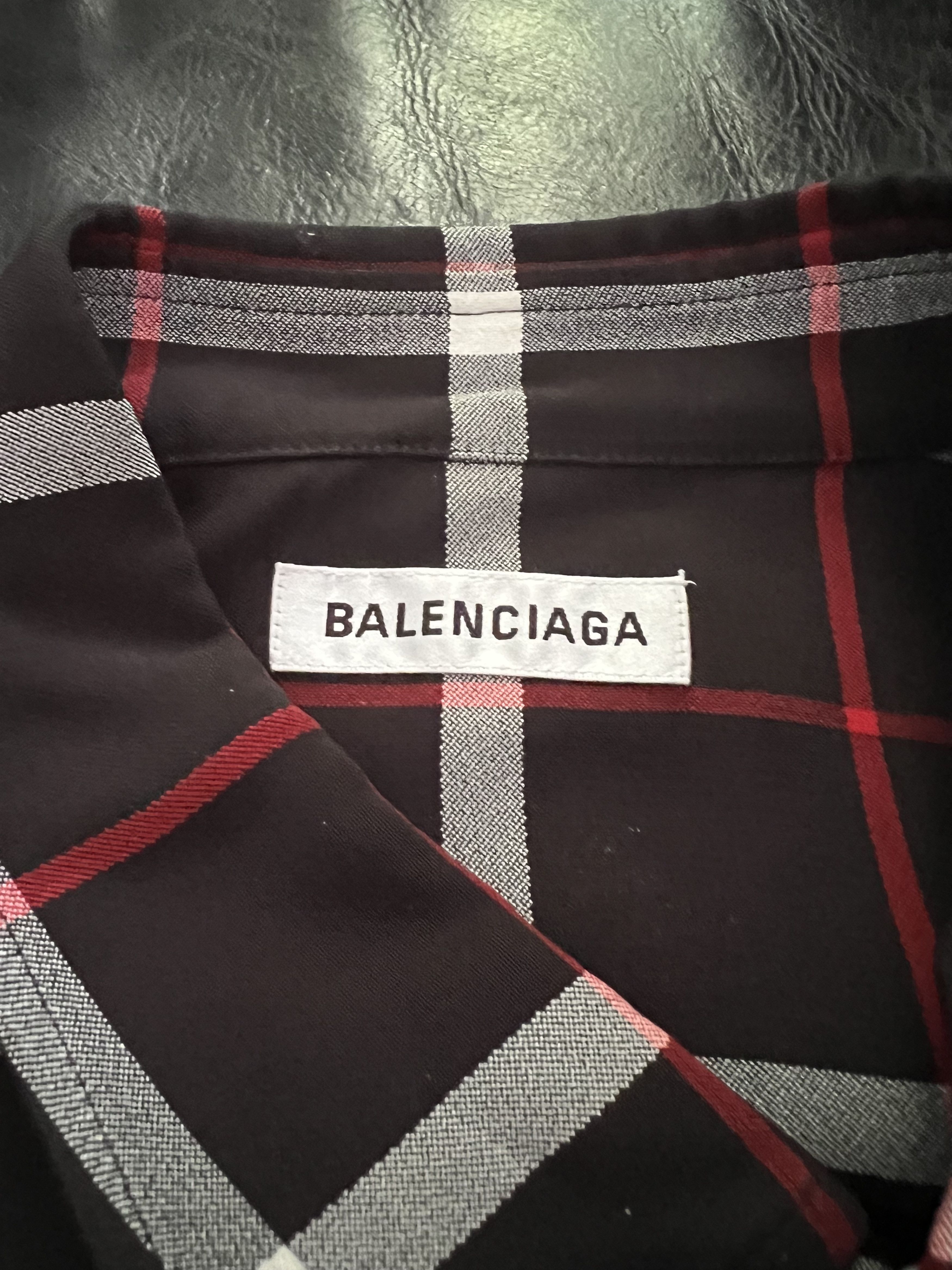Balenciaga Balenciaga Oversize Logo Print Check Shirt Size US S / EU 44-46 / 1 - 9 Thumbnail