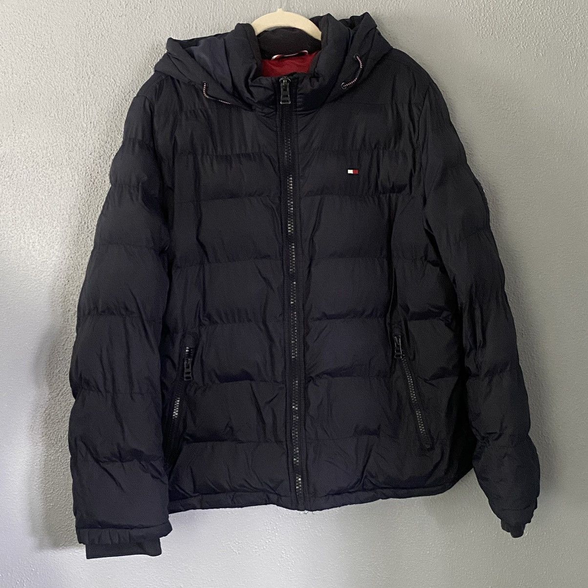 Tommy Hilfiger Tommy Hilfiger Navy Blue Red Winter Puffer Jacket Size L Size US L / EU 52-54 / 3 - 1 Thumbnail