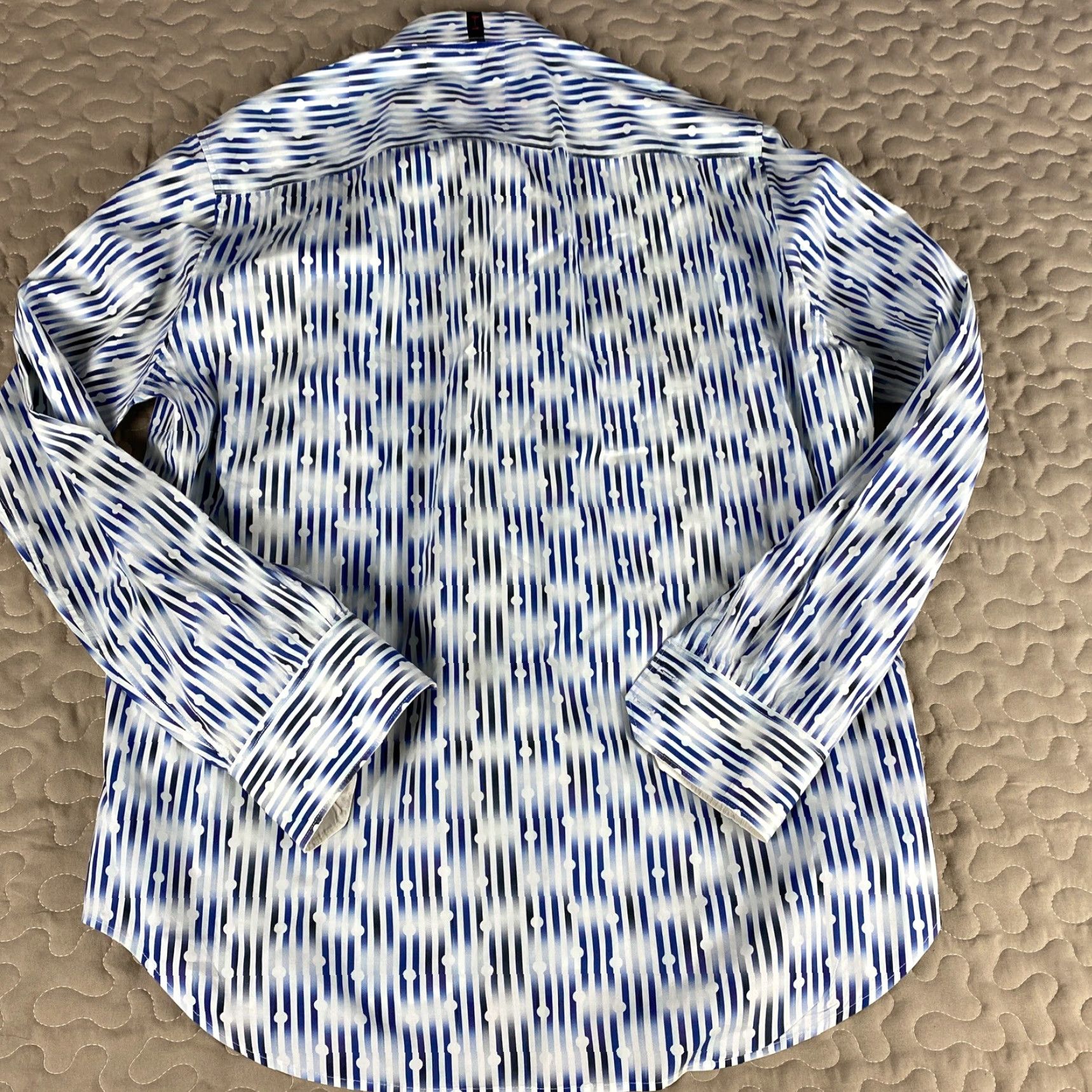 Robert Graham VINTAGE Robert Graham X Mens Dress Shirt Button Down Sz L Blue & White Stripes Circles Shirt Mens Large Blue White Striped Circles Size 42R - 4 Thumbnail