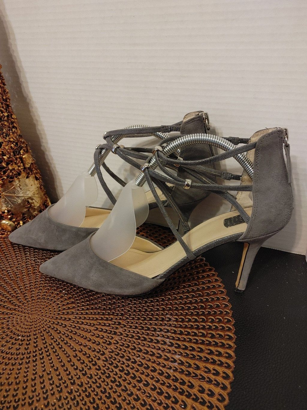 White House Black Market White House Black Market Suede Heels Size 10M Size US 10 / IT 40 - 5 Thumbnail