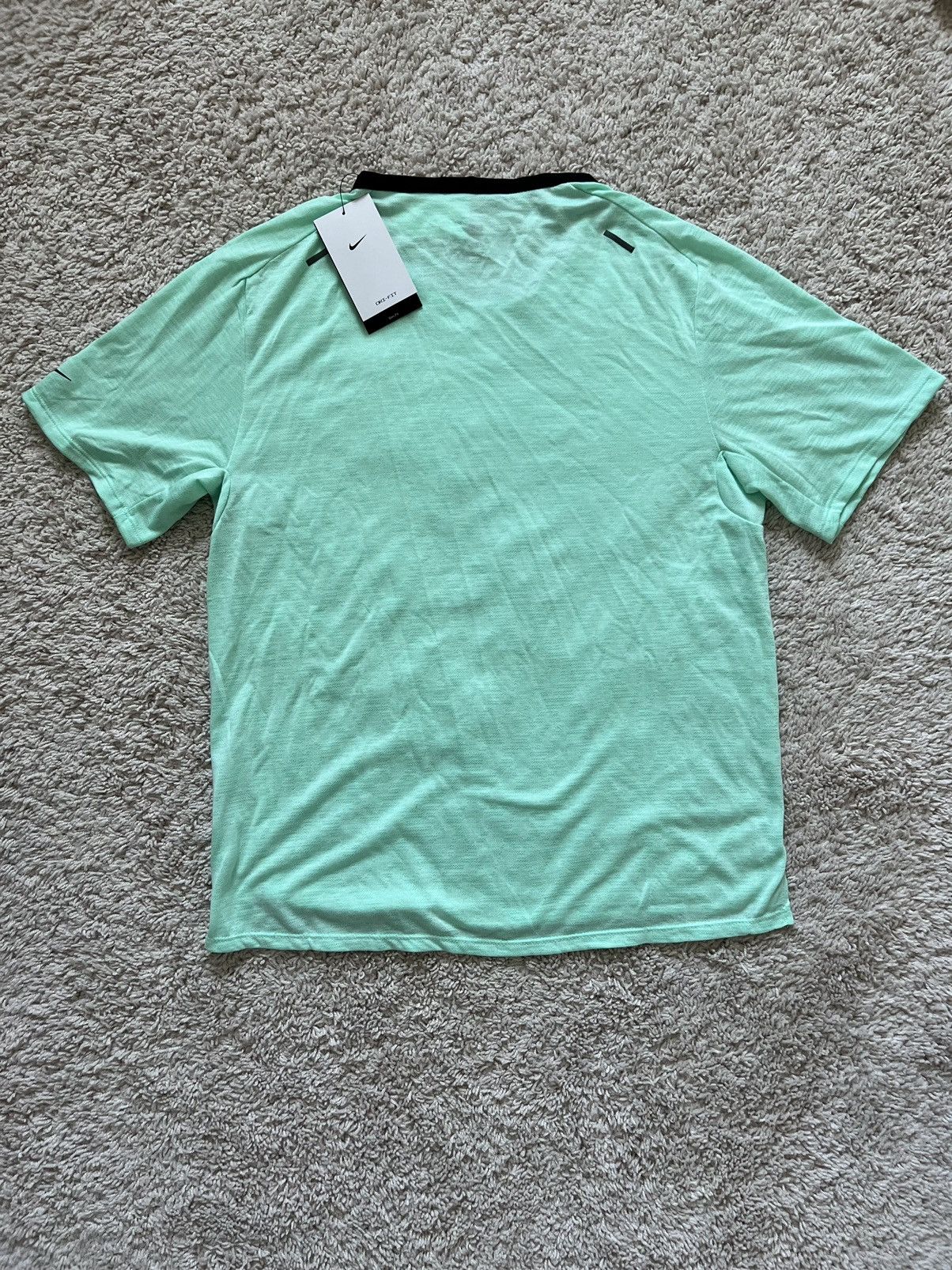 Nike Nike Running Shirt Dri-Fit Adv Slim Fit GREEN Size US M / EU 48-50 / 2 - 9 Thumbnail