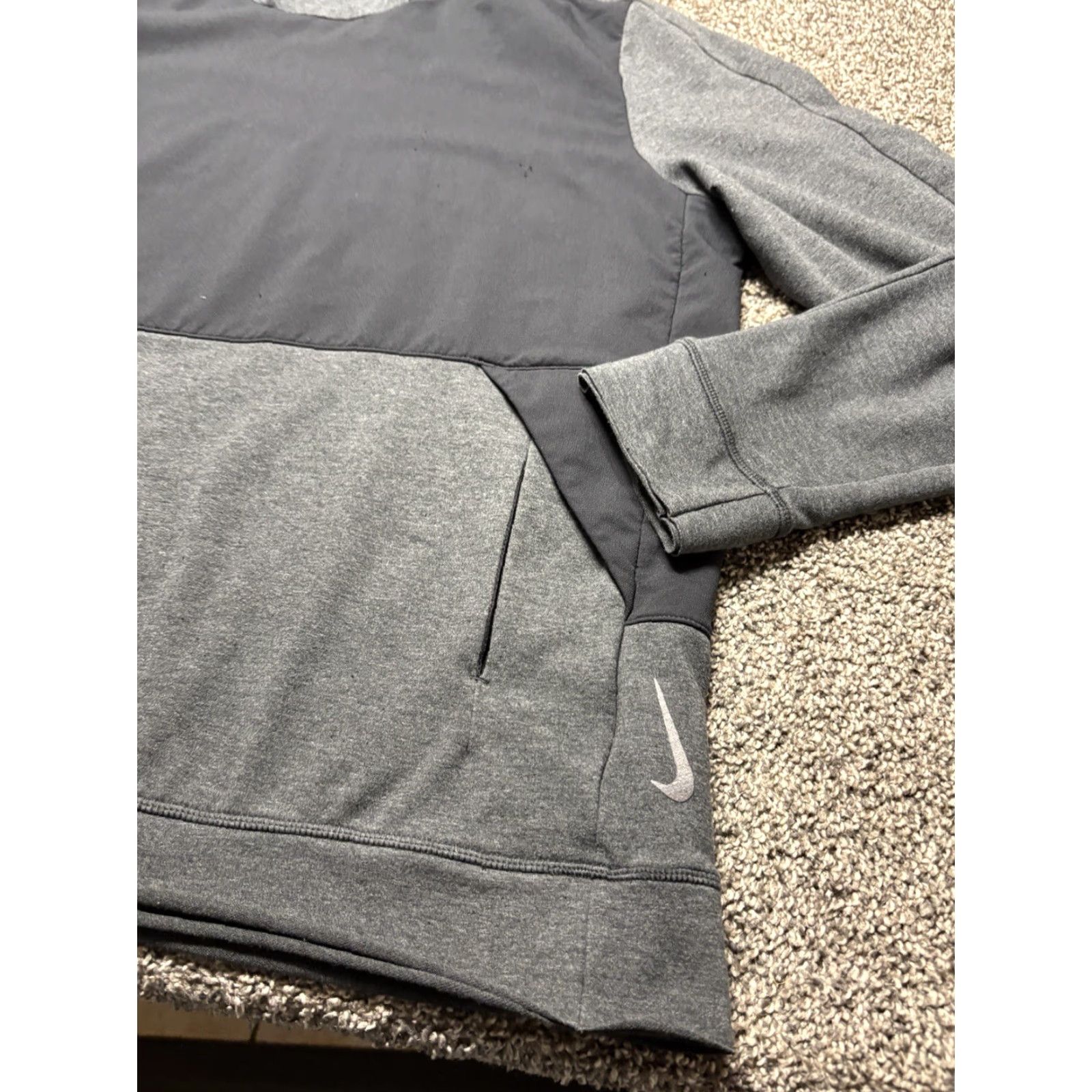 Nike Nike Yoga Hoodie Mens Large Black Pullover Hoodie Athletic Logo Sleeves Long Knit Cotton Blend Sports VINTAGE? No Size US L / EU 52-54 / 3 - 3 Thumbnail