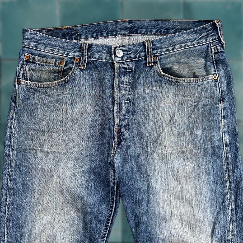 Levi's VINTAGE Levi's 501 Jeans Straight Levi's 501 MID Rise 33x32 Blue Denim 90s Mens Regular 33x32 Cotton Button Closure Size US 33 - 1 Thumbnail