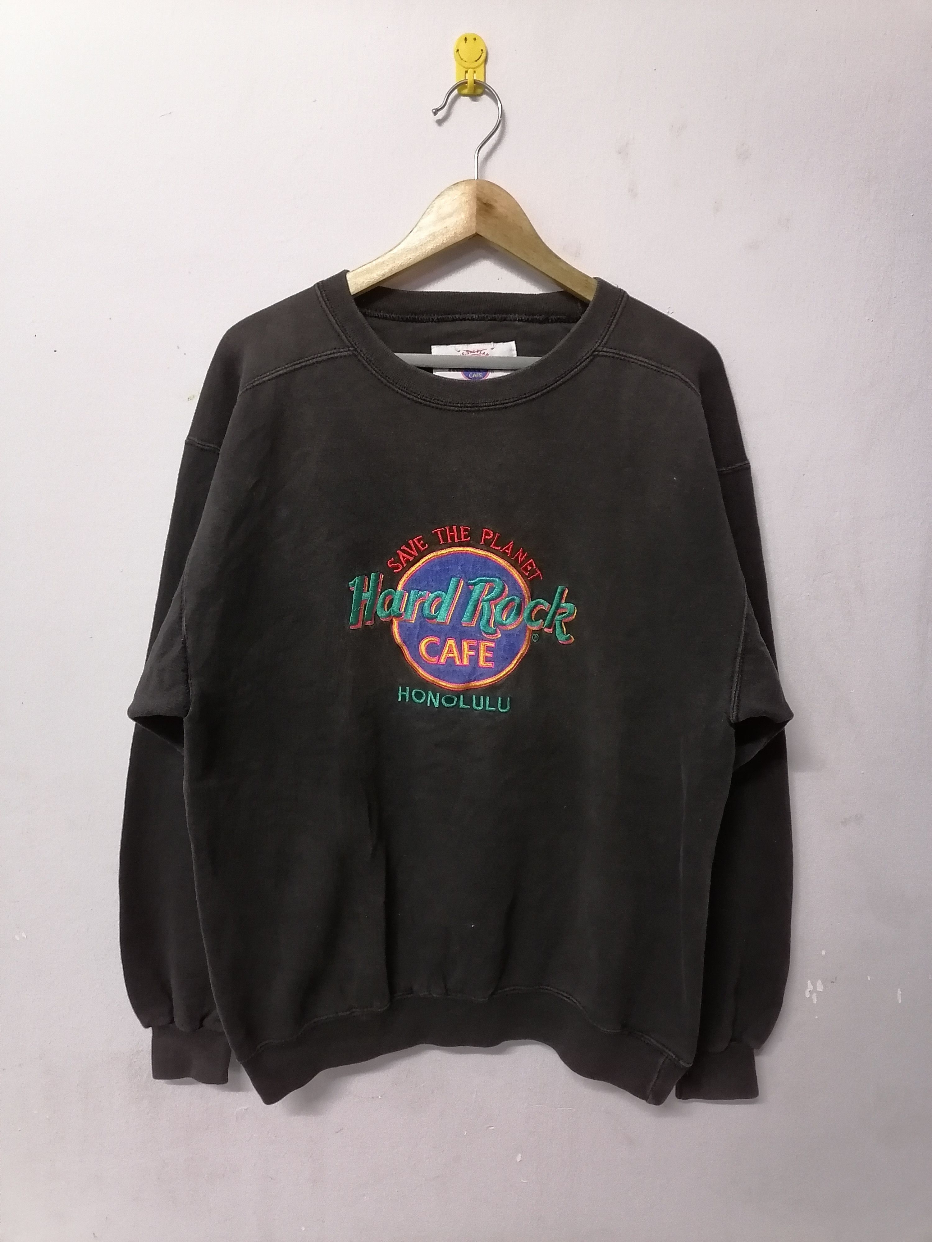 Hard Rock Cafe Vintage Hard Rock Cafe 'Save The Planet Honolulu' Sweatshirt Size US M / EU 48-50 / 2 - 1 Thumbnail
