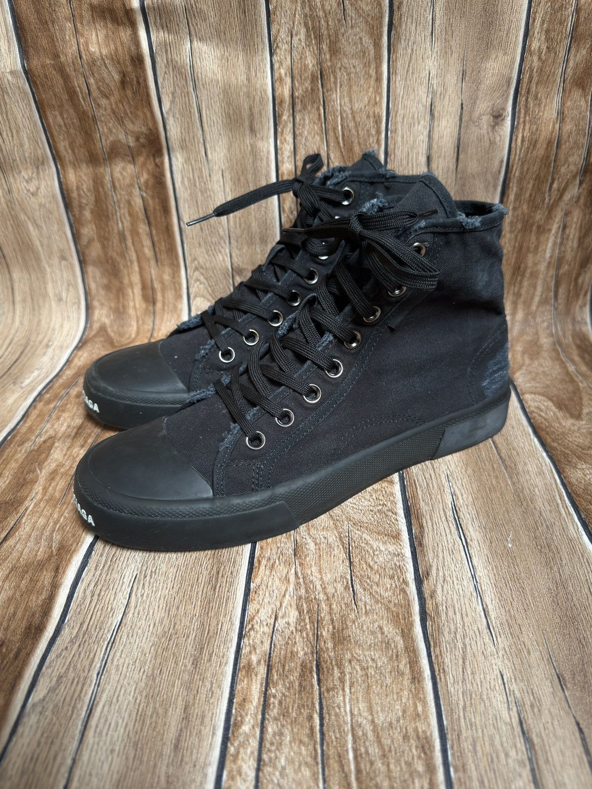 Balenciaga 🕷️🔥🔥distresa paris sneaker Size US 8 / EU 41 - 3 Thumbnail