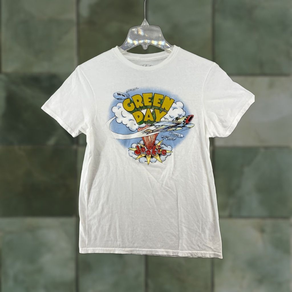 Vintage VINTAGE: Green Day T-Shirt Mens Small White Dookie Airplane Bombs Shirt Size US S / EU 44-46 / 1 - 1 Thumbnail
