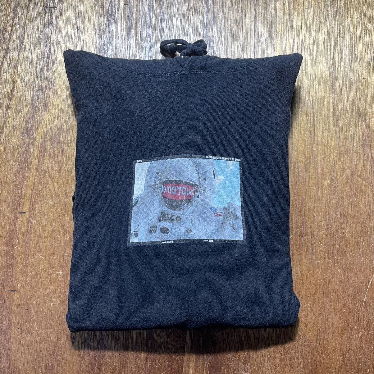 Supreme Supreme Nasa Hoodie Size S to M Size US S / EU 44-46 / 1 - 20 Thumbnail