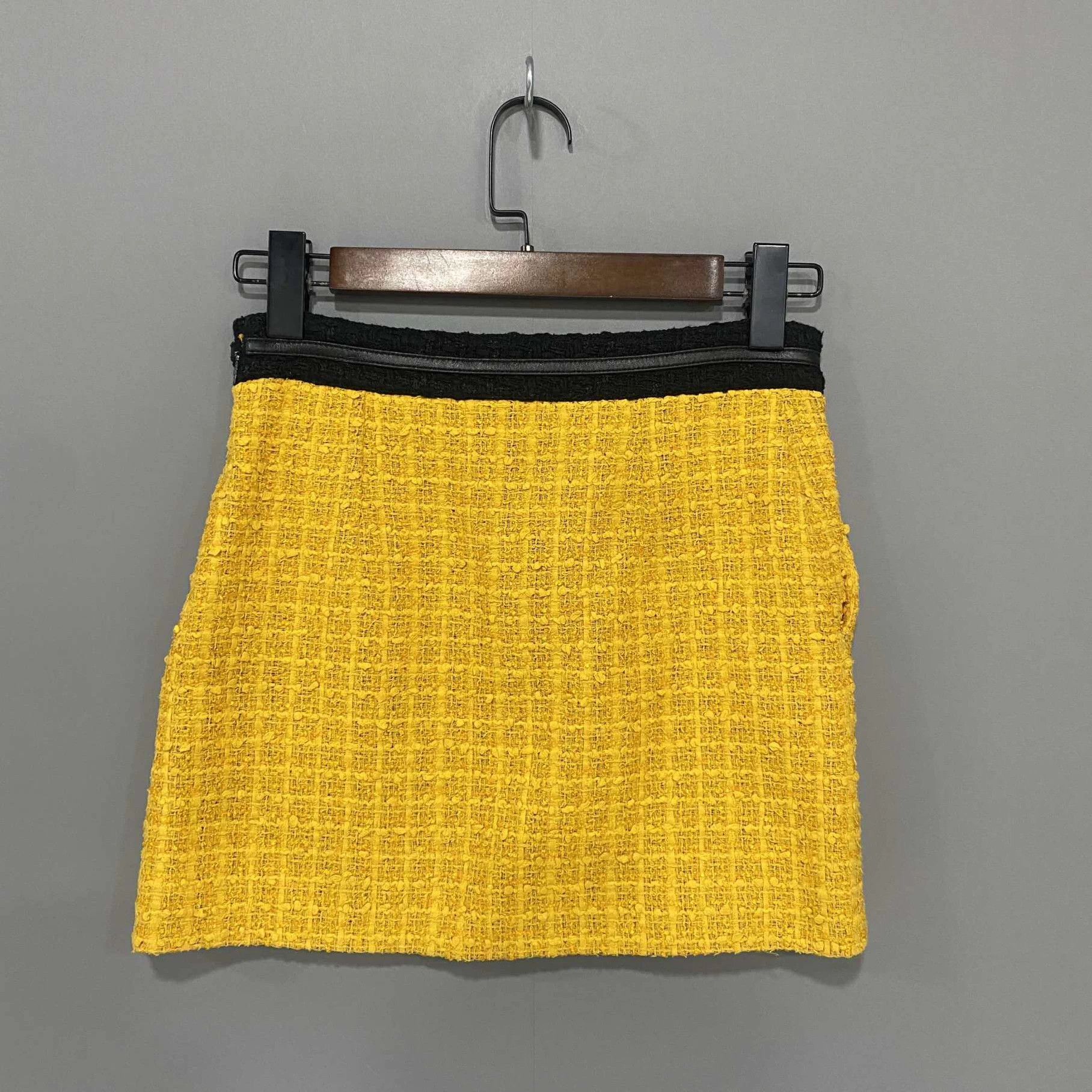 Gucci GUCCI yellow knit short skirt women's 36 Size 26" / US 2 / IT 38 - 1 Thumbnail