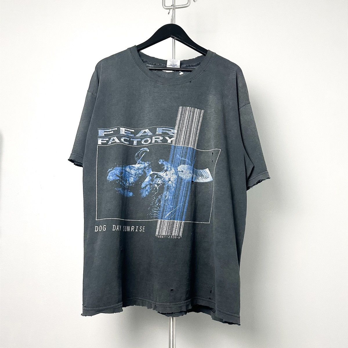 Band Tees 90’s THRASHED Fear Factory Dog Day Sunrise T-Shirt Size US XL / EU 56 / 4 - 2 Thumbnail