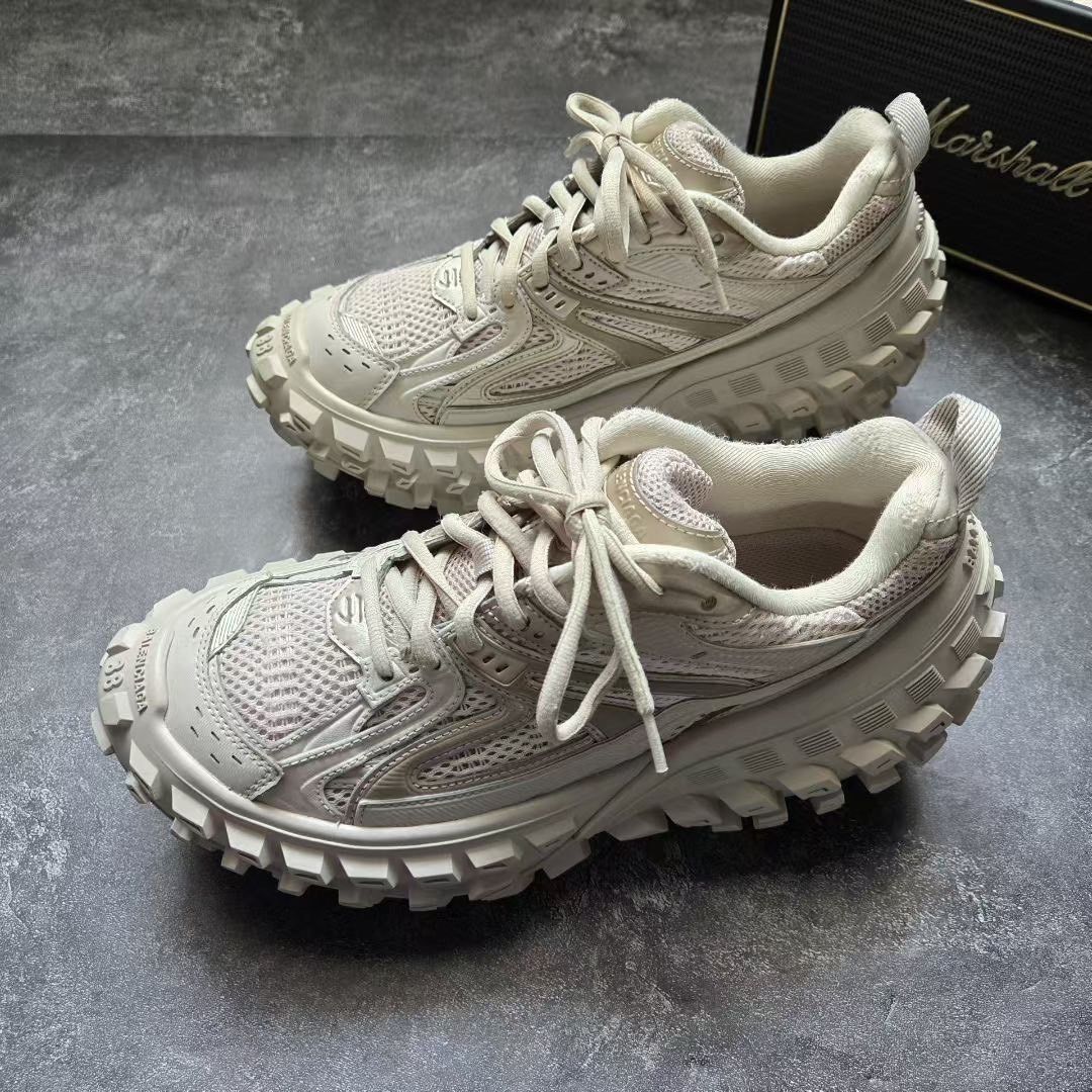 Balenciaga Balenciaga Brown Lowtop Sneakers 38 Women Size US 7.5 / IT 37.5 - 1 Thumbnail