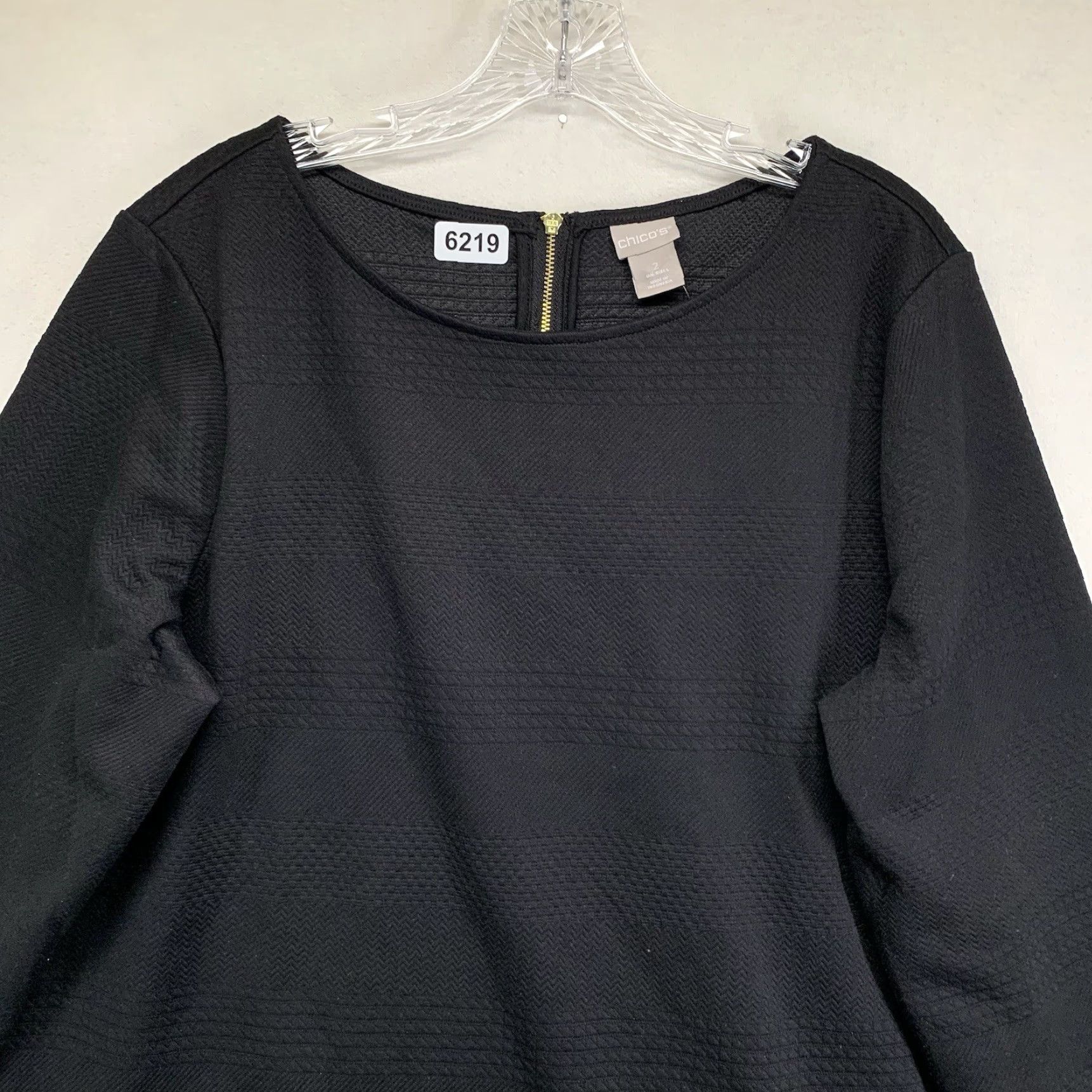 Vintage Chico's Blouse Shirt Black Geometric Pattern Thick Knit Back Zip 3/4 Sleeve Regular Women Size 2 Knit Polyester Rayon Spandex Zipper Size XS / US 0-2 / IT 36-38 - 5 Thumbnail