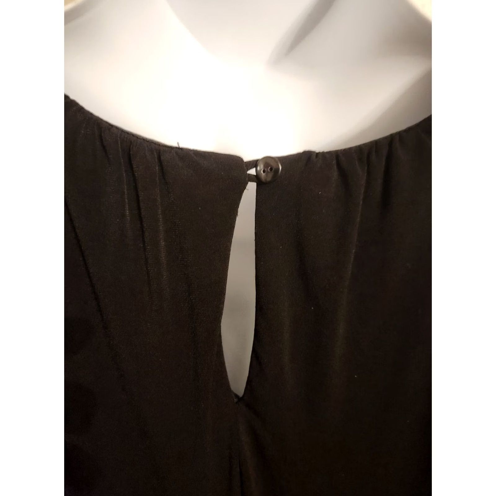 Vintage En Focus Studio Black Sleeveless Dress Knee Length Round Neck Plus 16 Ruffle Sheath Womens Size XXL / US 16-18 / IT 52-54 - 4 Thumbnail