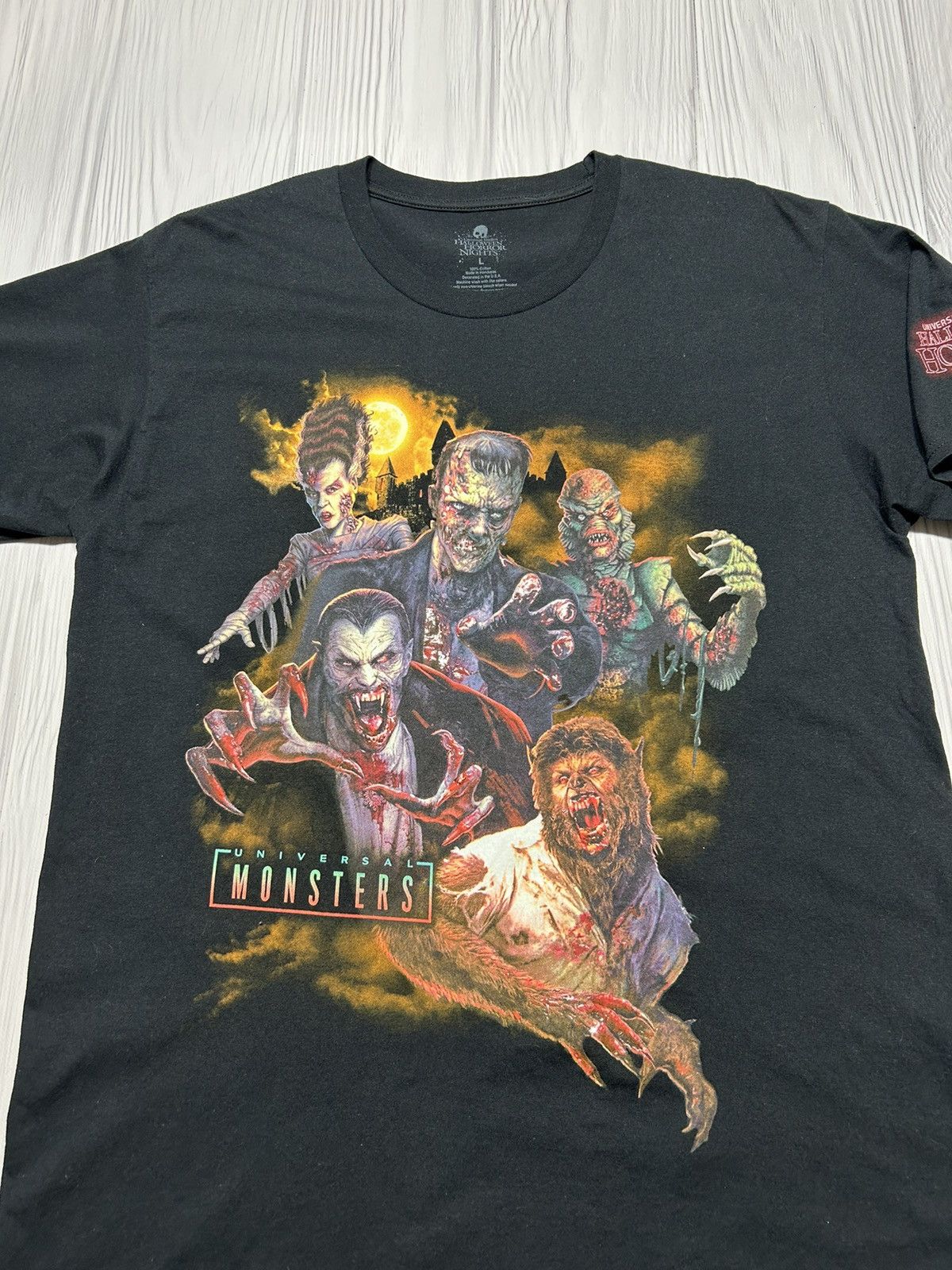 Expert Horror × Vintage Halloween Horror Universal Studios Monsters 2019 T-Shirt Size US L / EU 52-54 / 3 - 4 Thumbnail