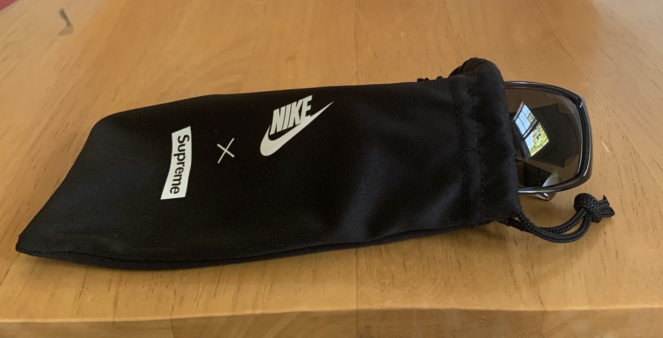Nike × Supreme F/W 2019 Supreme x Nike Sunglasses + Dust-bag Size ONE SIZE - 10 Thumbnail